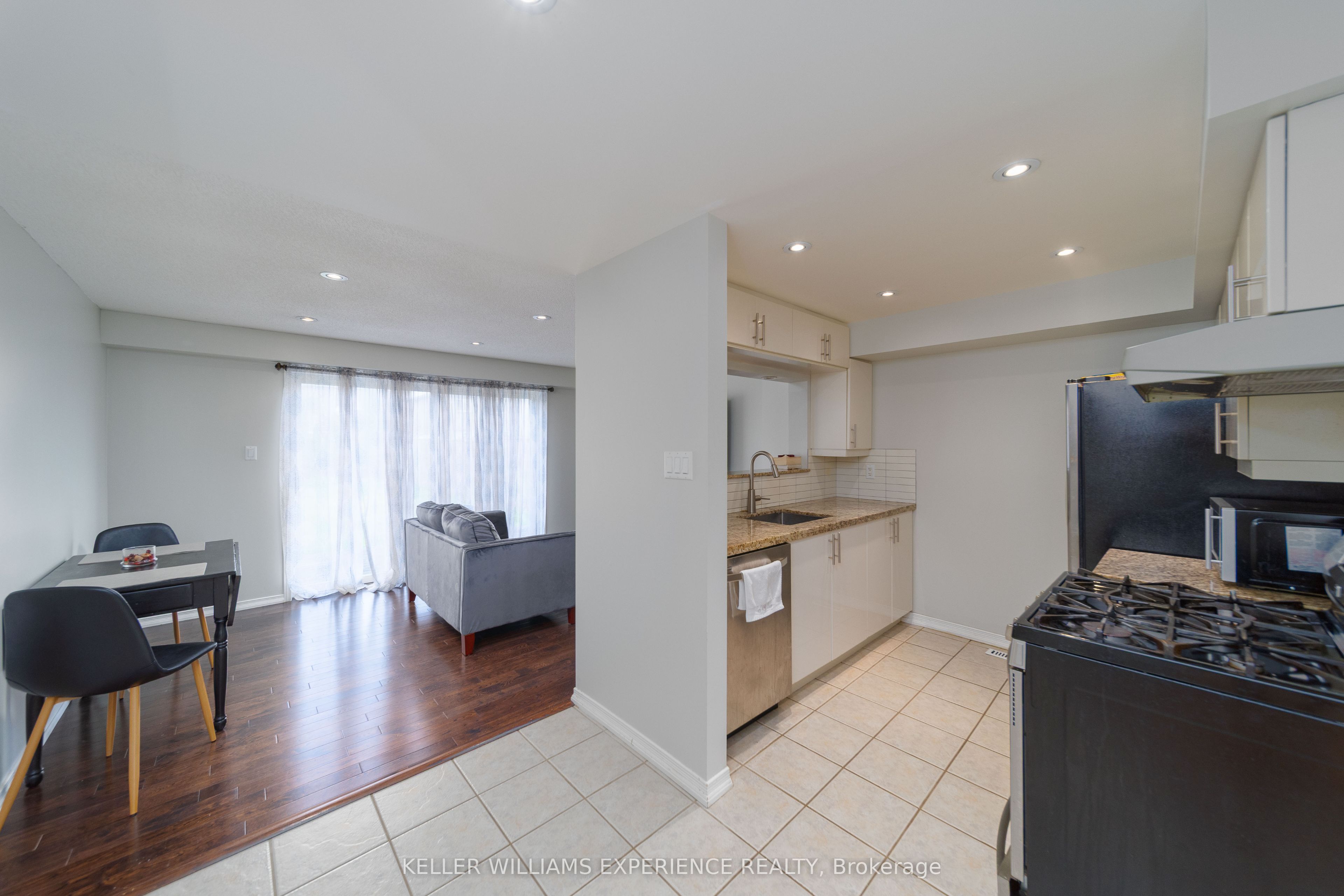 12 Monarchy Street, Barrie, ON L4M 7K2 photo 4