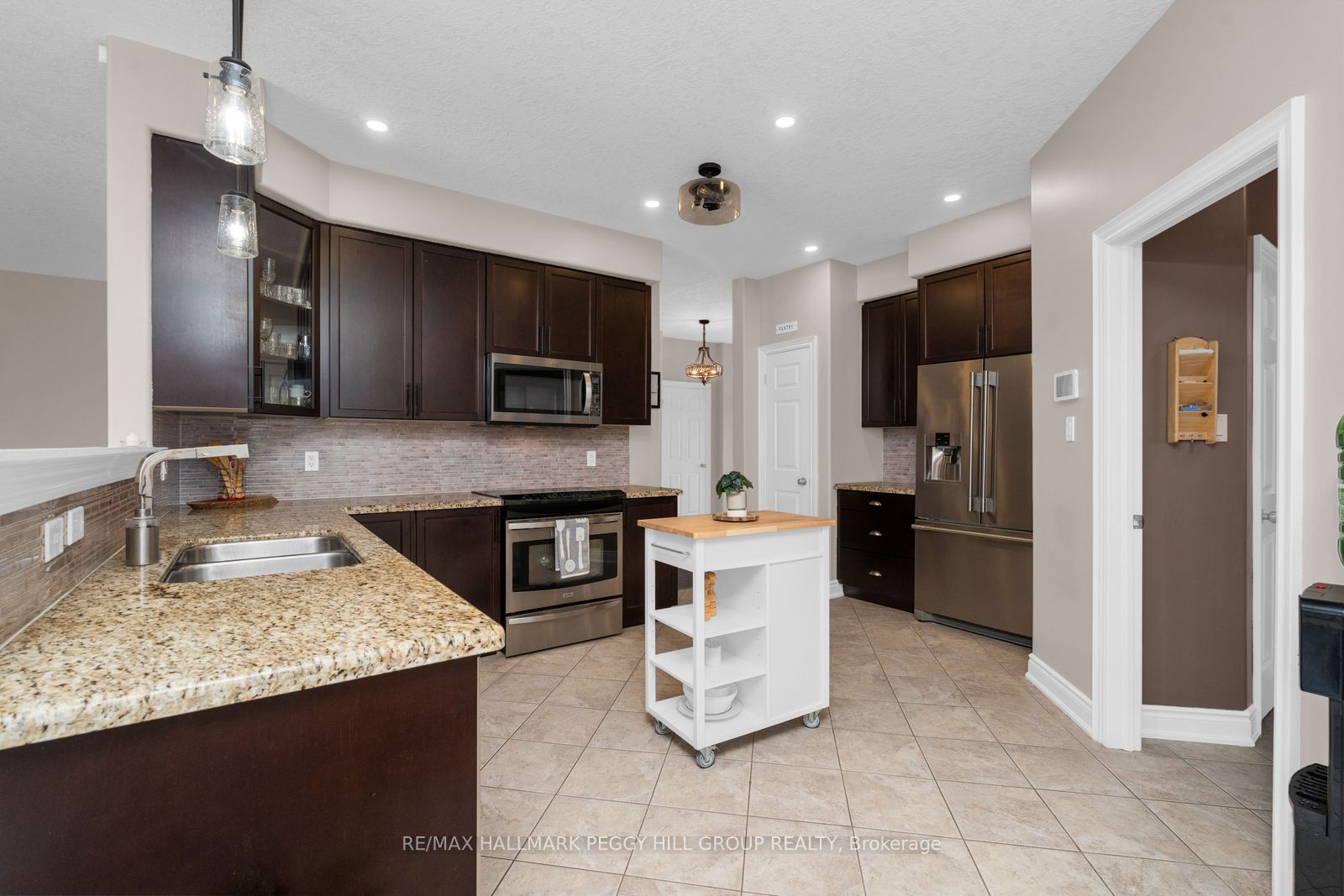 77 Graihawk Drive, Barrie, ON L4N 6G7 photo 2
