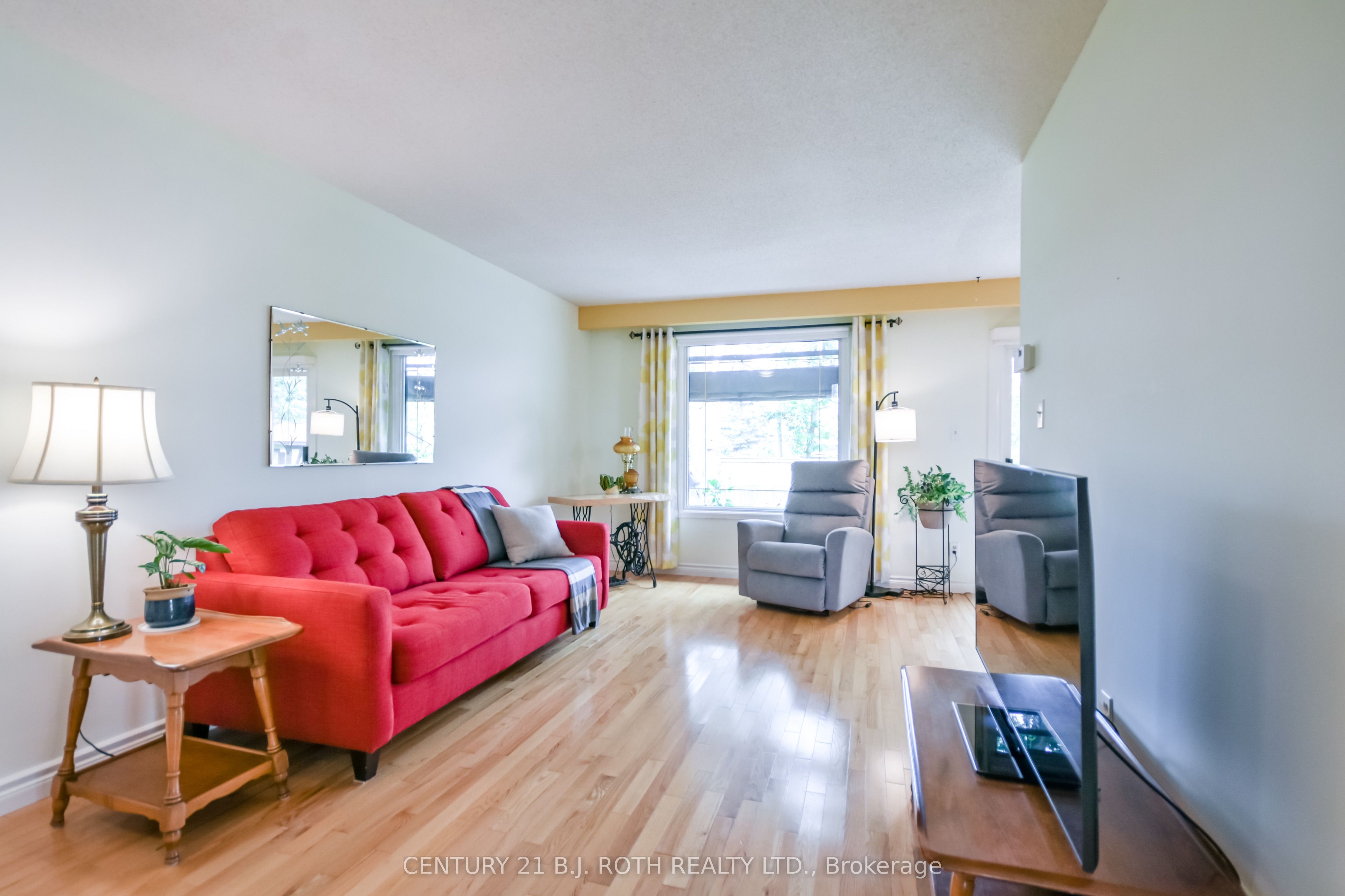 53 Mowat Crescent, Barrie, ON L4N 5B4 photo 3