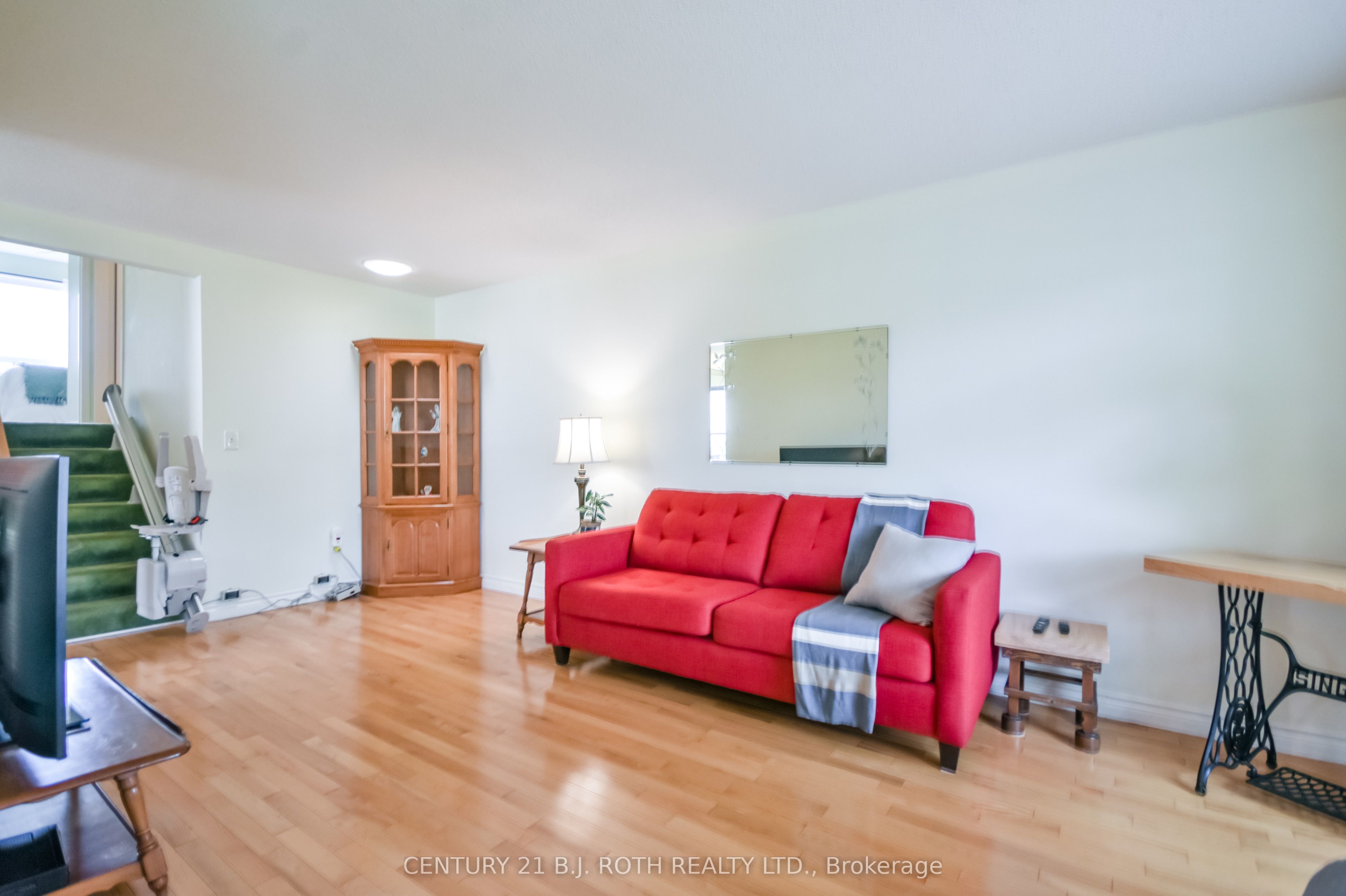 53 Mowat Crescent, Barrie, ON L4N 5B4 photo 4