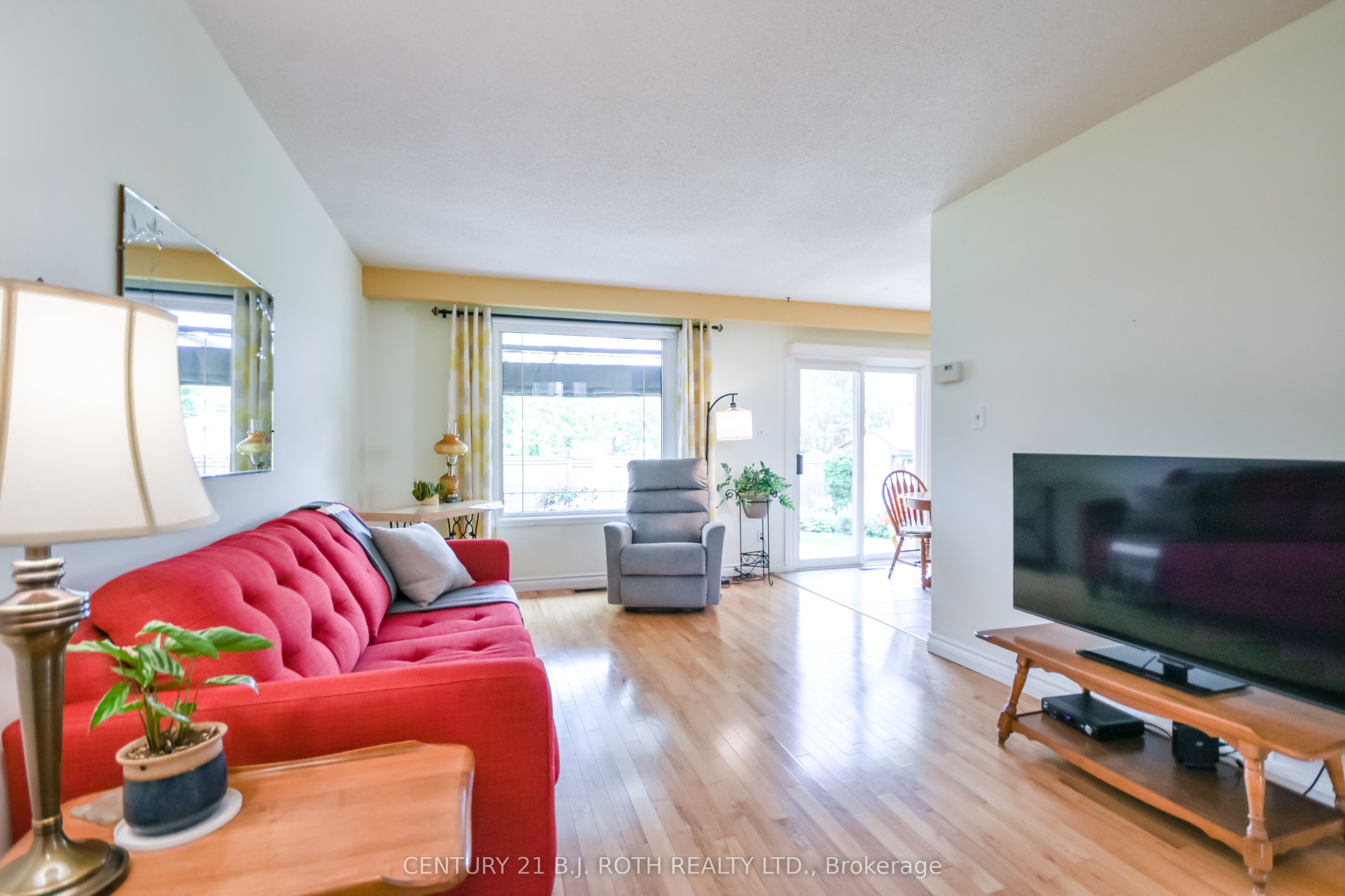 53 Mowat Crescent, Barrie, ON L4N 5B4 photo 5