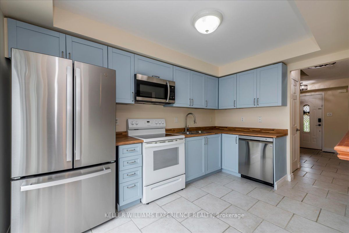 10 SUNSET Place, Barrie, ON L4N 0T7 photo 3