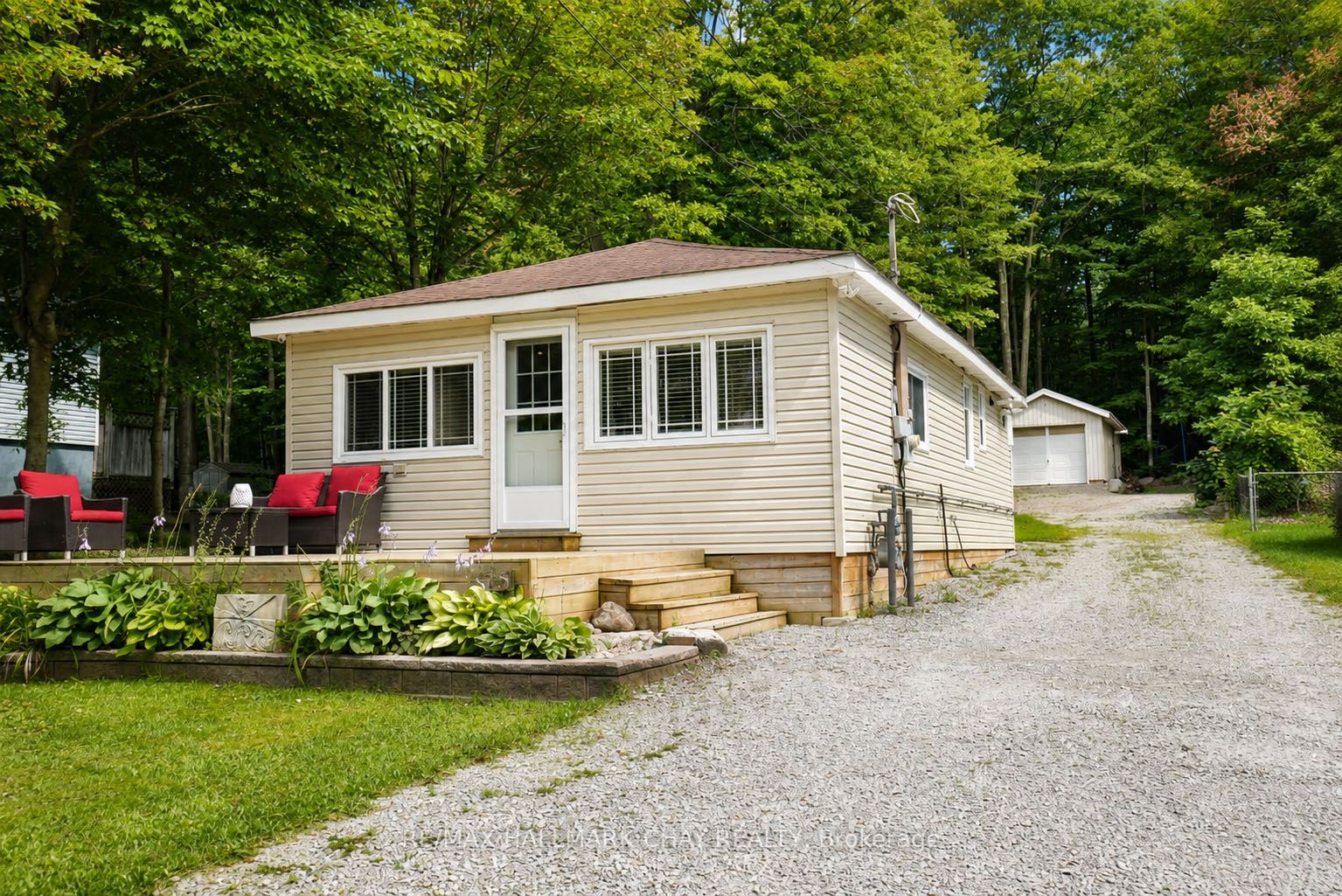375 Robins Point Road, Tay, ON L0K 2A0 photo 2