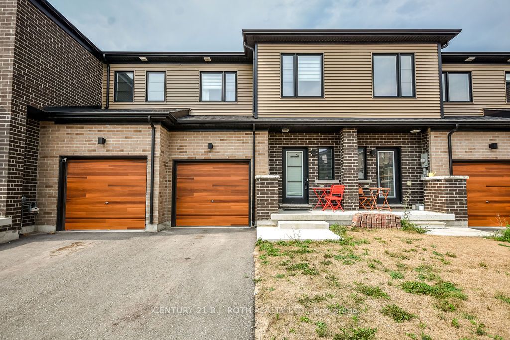35 Pumpkin Corner Crescent, Barrie, ON L9J 0T5 photo 2