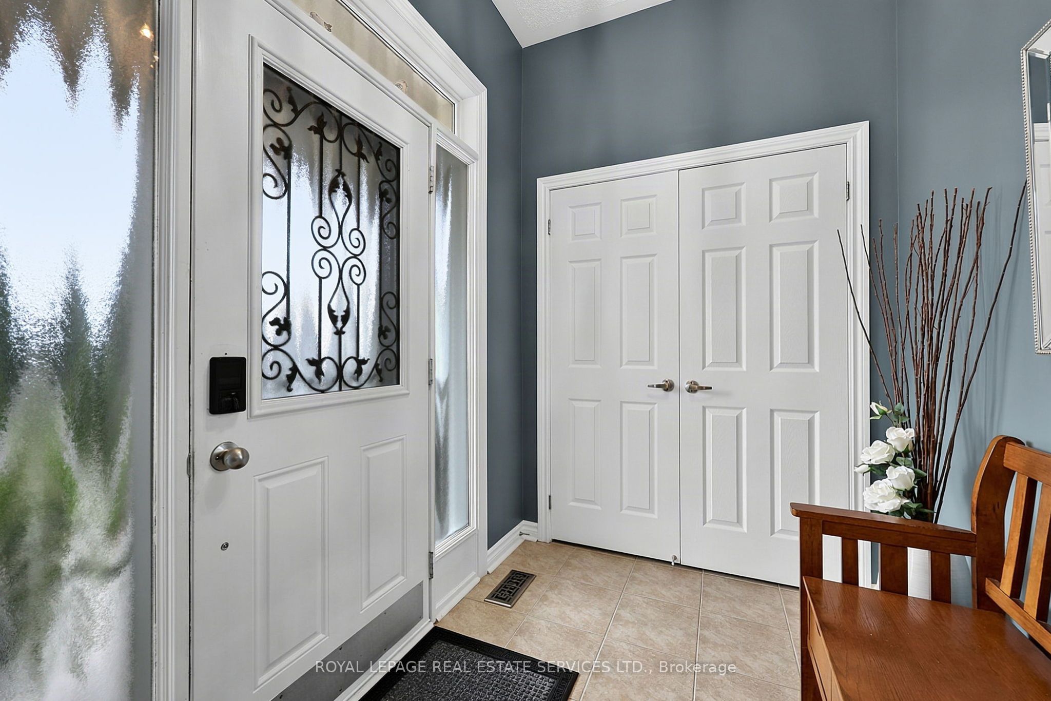 17 LEEWARD Circle, Wasaga Beach, ON L9Z 0E9 photo 3
