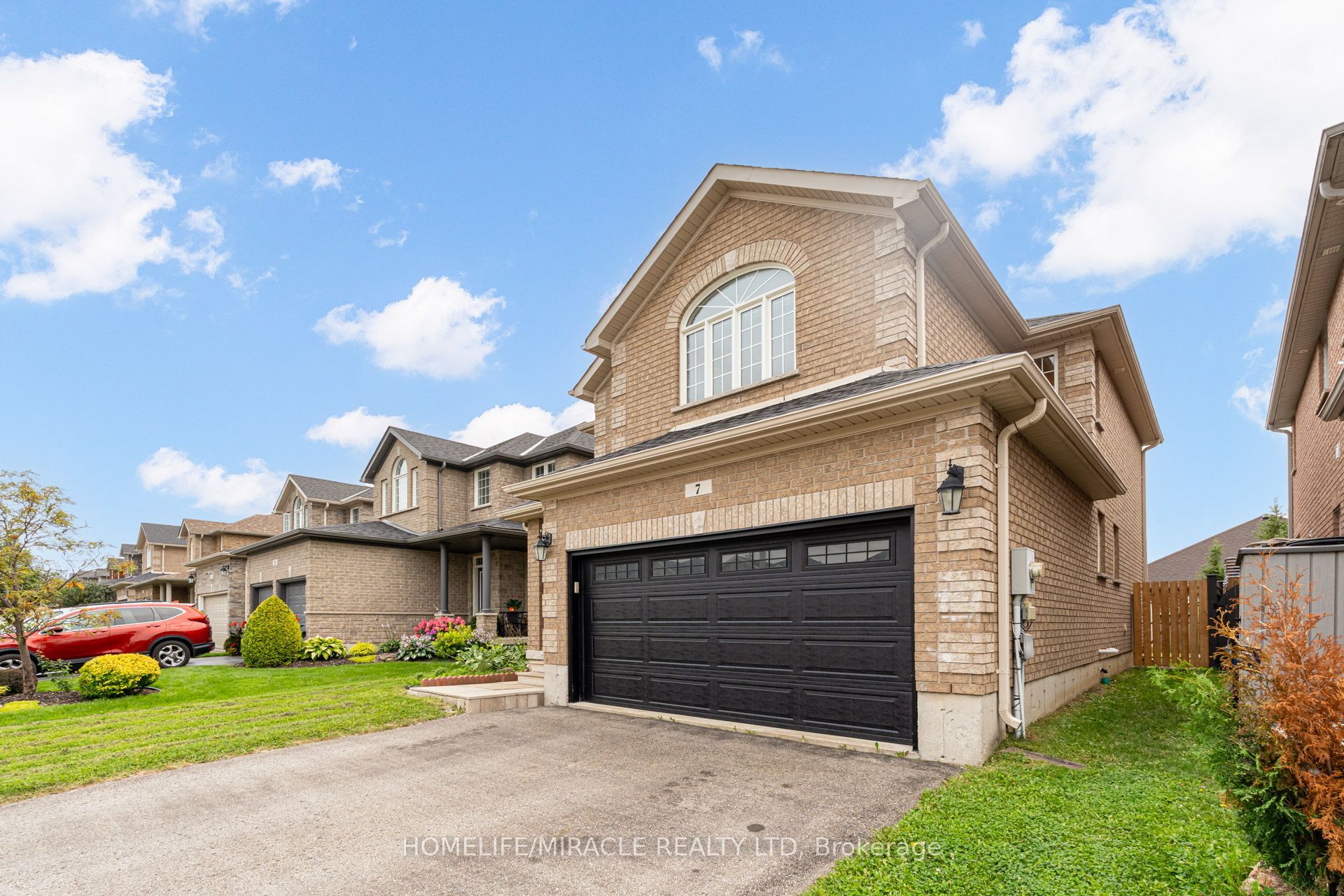 7 Empire Drive, Barrie, ON L4N 0Y9 photo 4