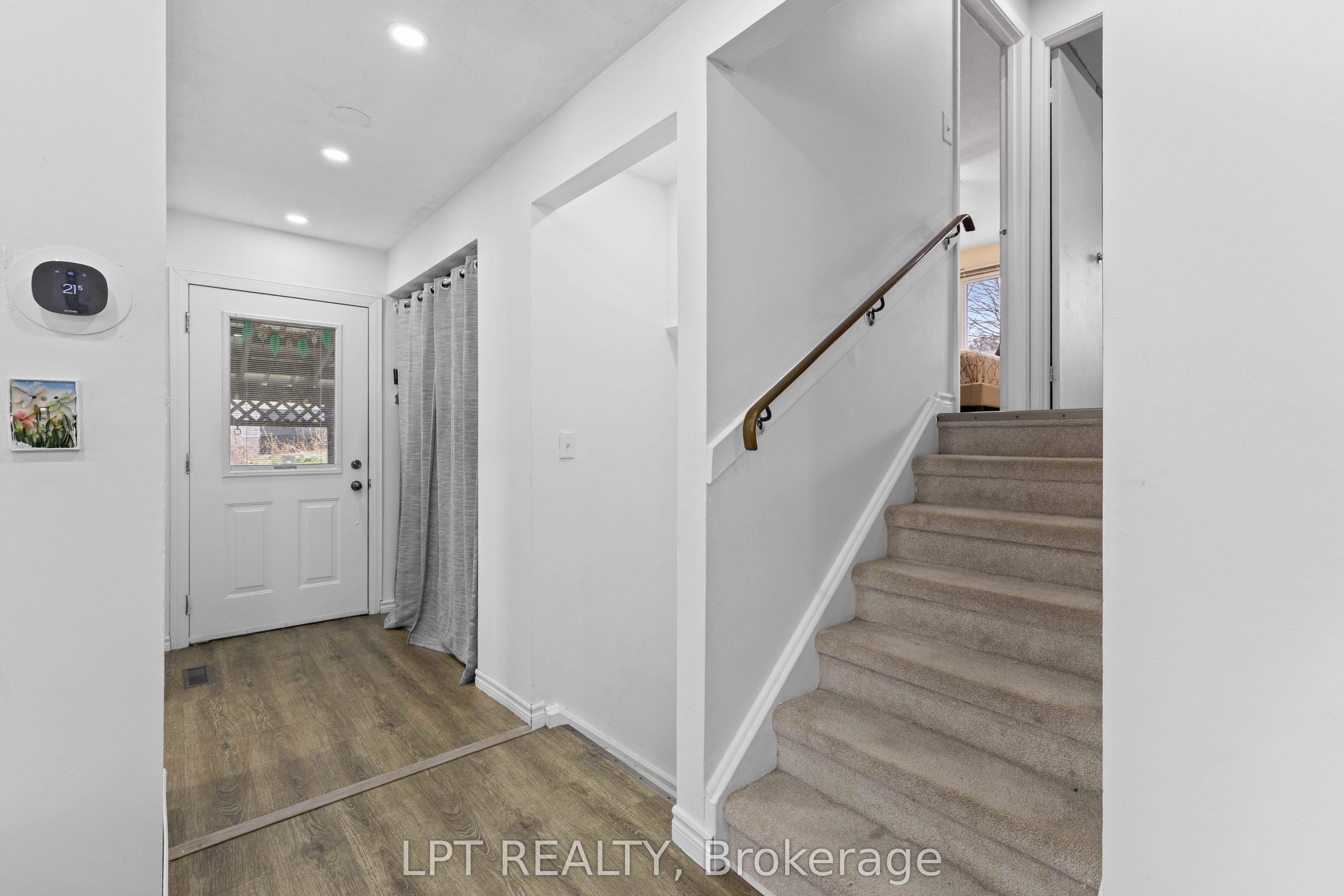 55H Chaucer Crescent, Barrie, ON L4N 4T8 photo 5