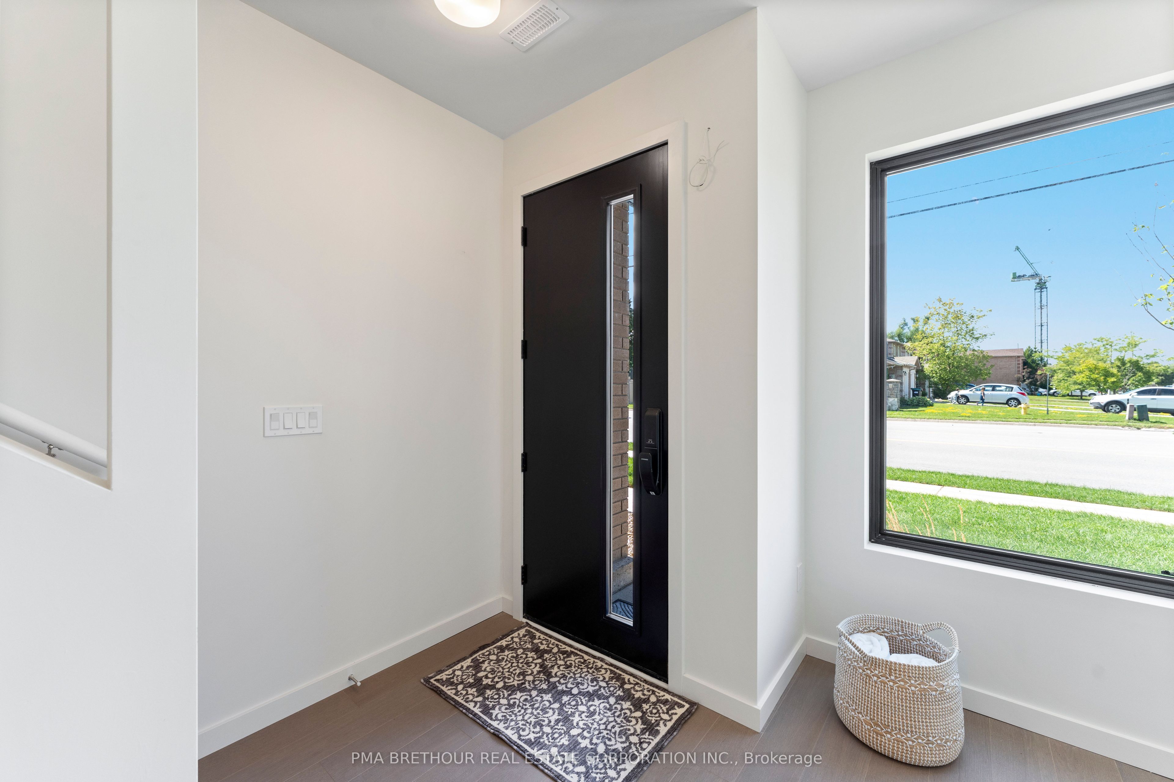 23 Rainwater Lane, Barrie, ON L4N 9J6 photo 3