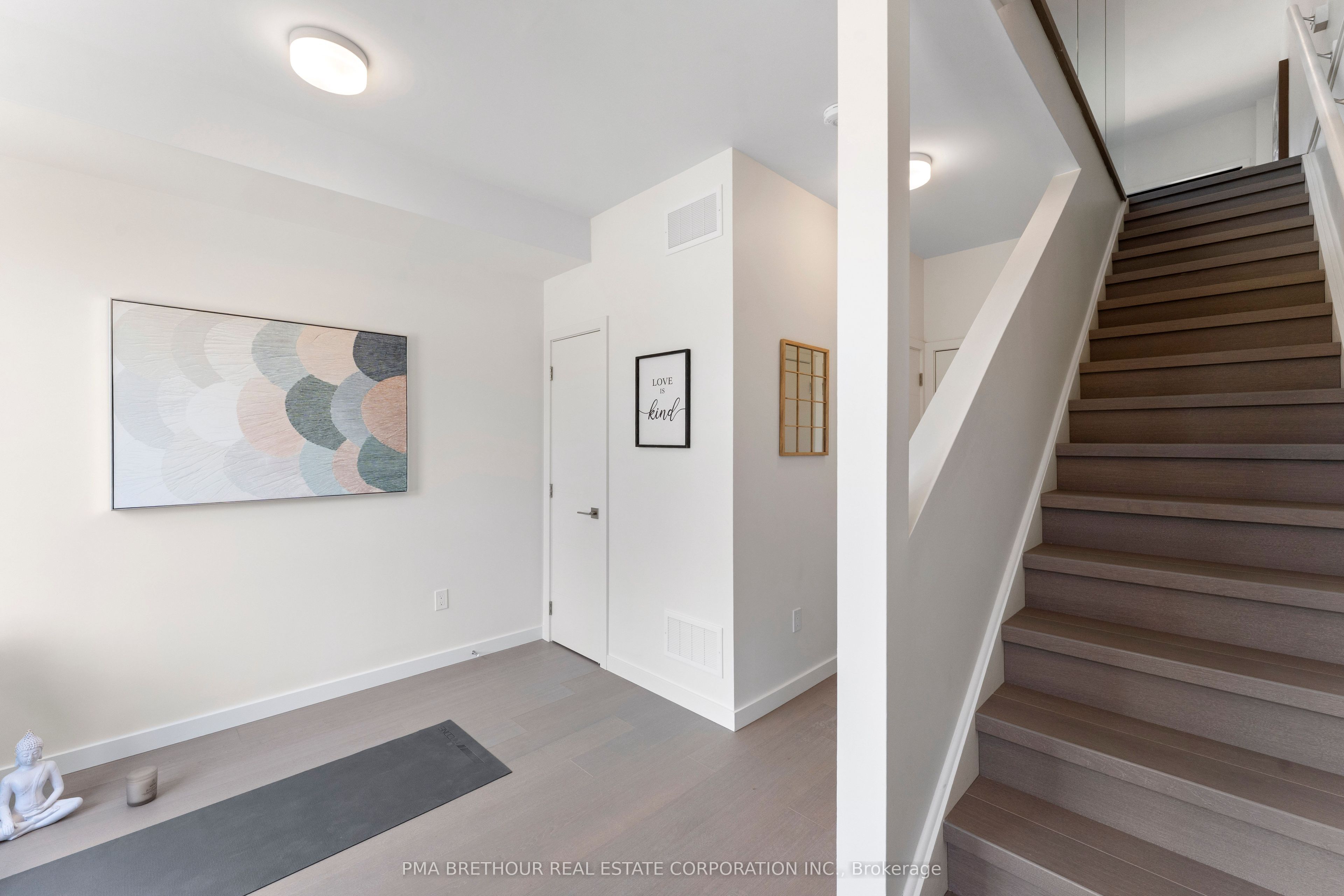 23 Rainwater Lane, Barrie, ON L4N 9J6 photo 4