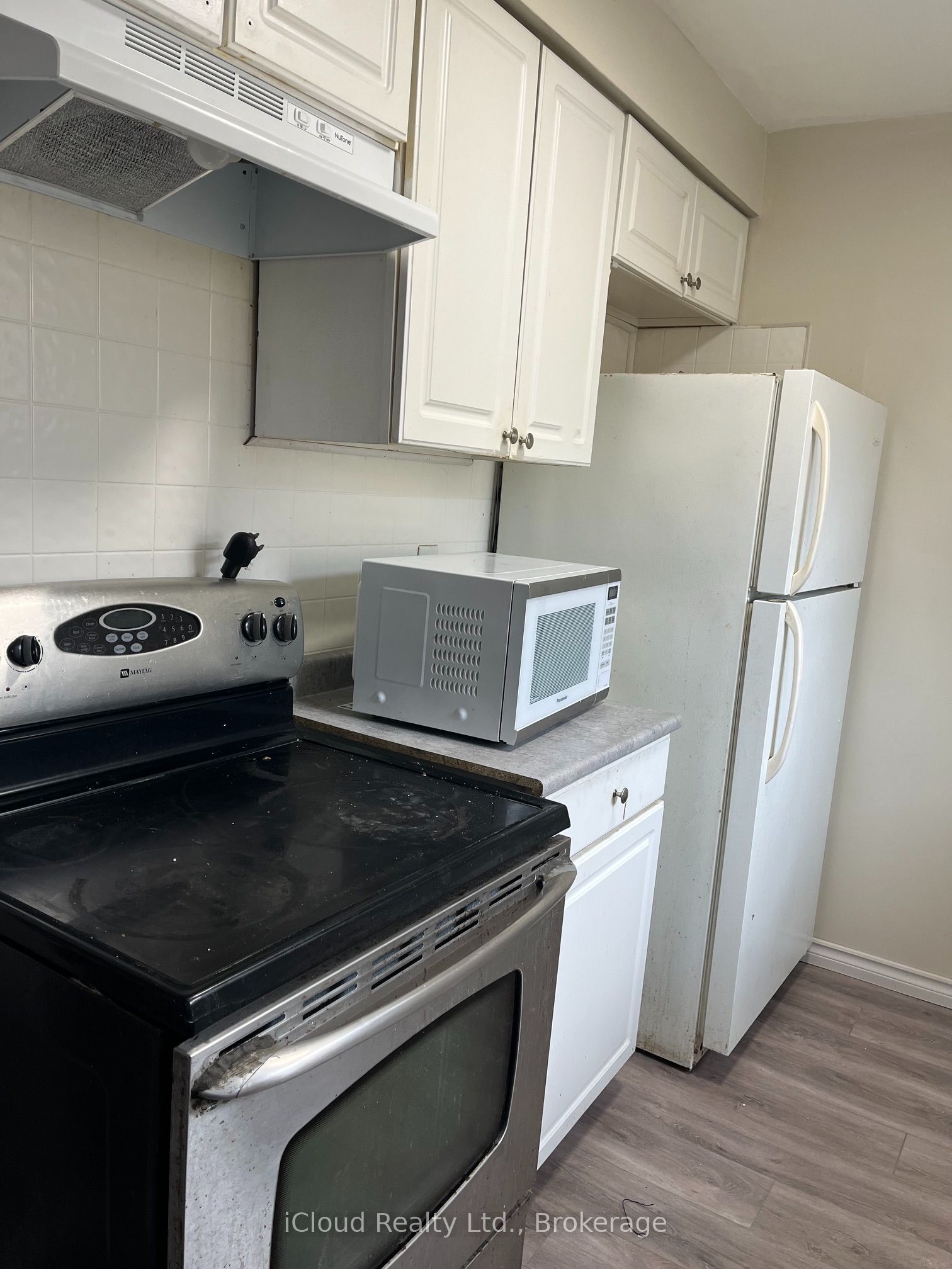 36 Sylvia Street, Barrie, ON L4M 5J4 photo 3