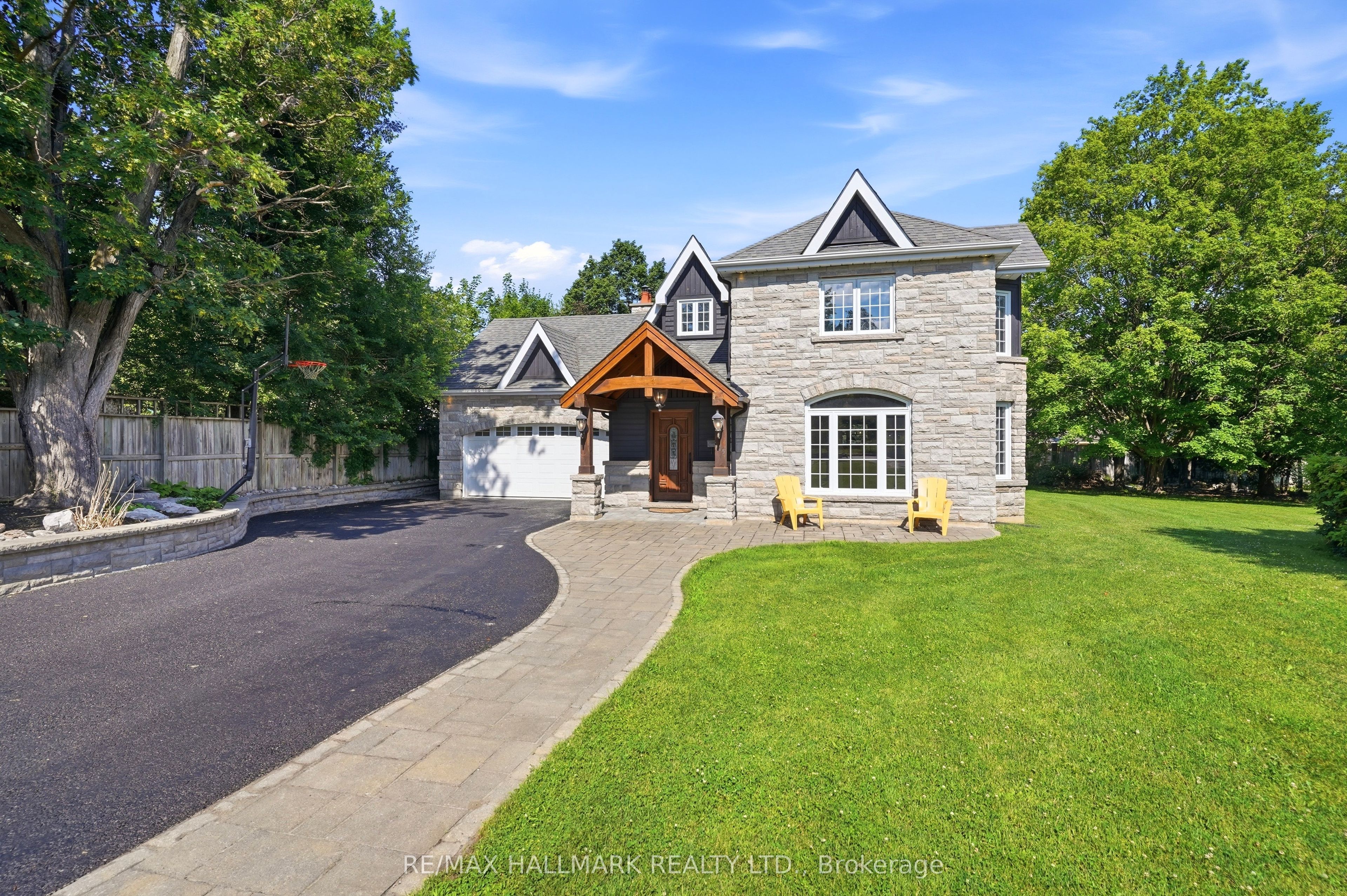 105 Duckworth Street, Barrie, ON L4M 3V9 photo 4