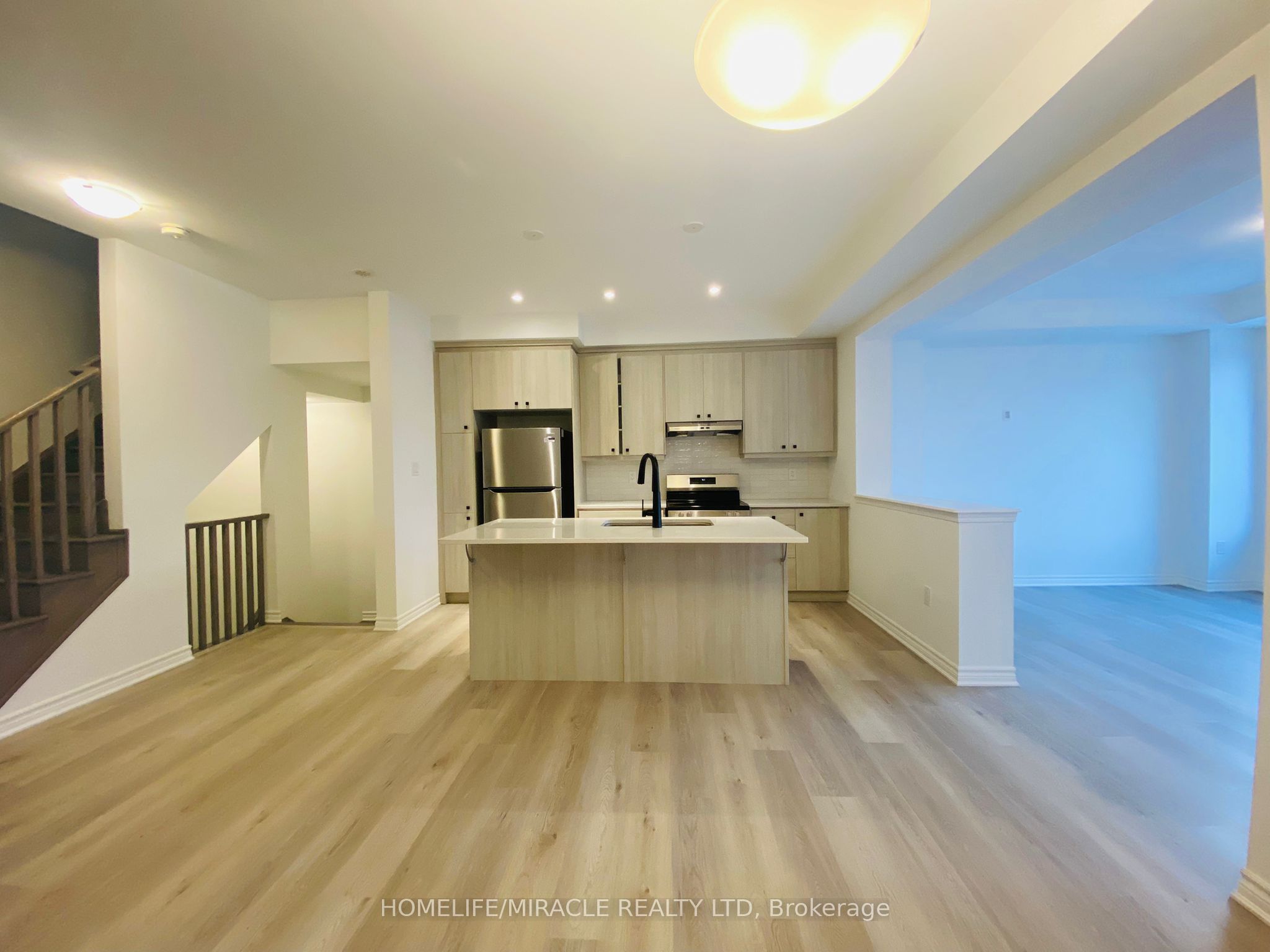 20 Ennerdale Street, Barrie, ON L9J 1A2 photo 3