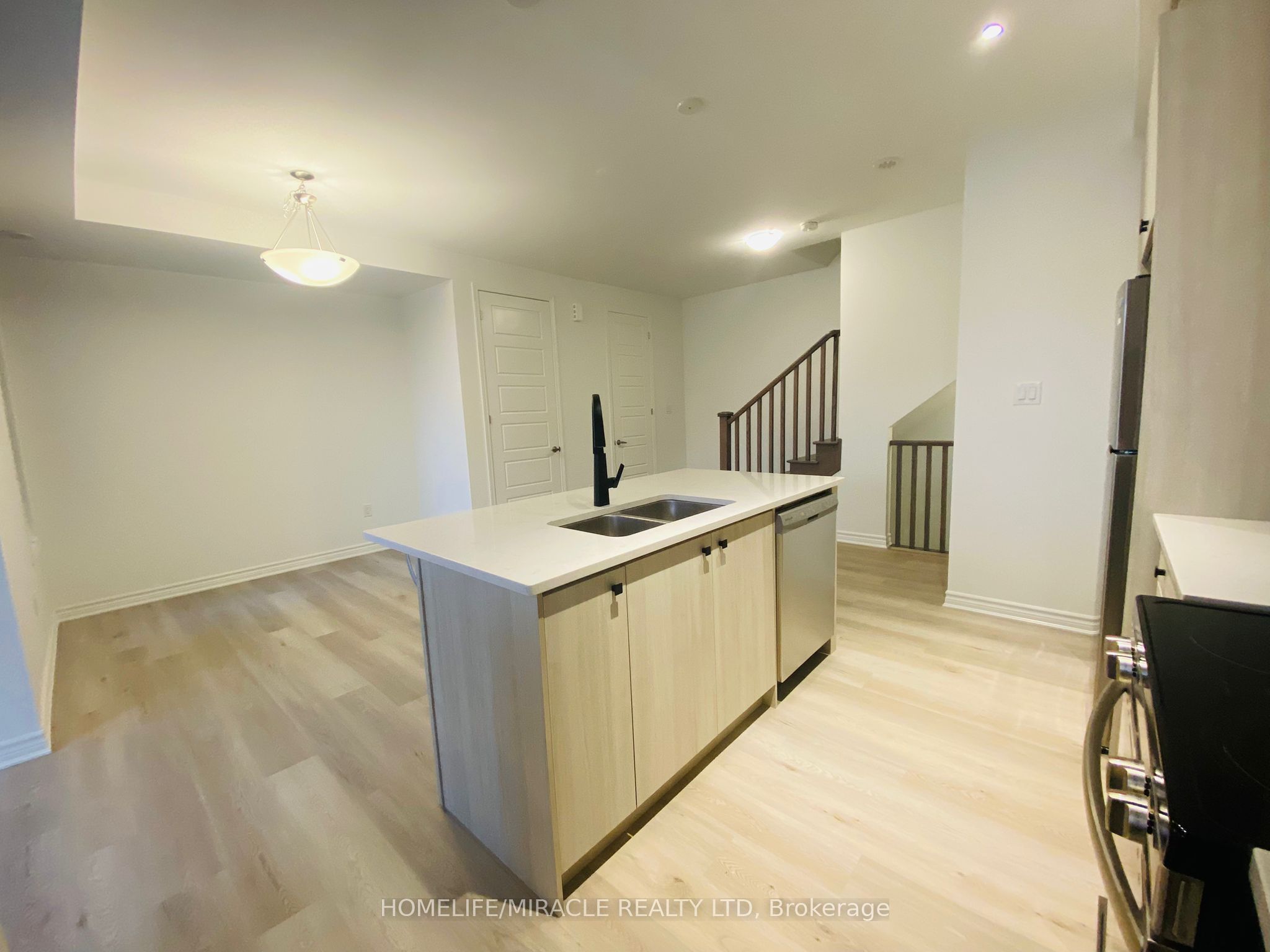 20 Ennerdale Street, Barrie, ON L9J 1A2 photo 4
