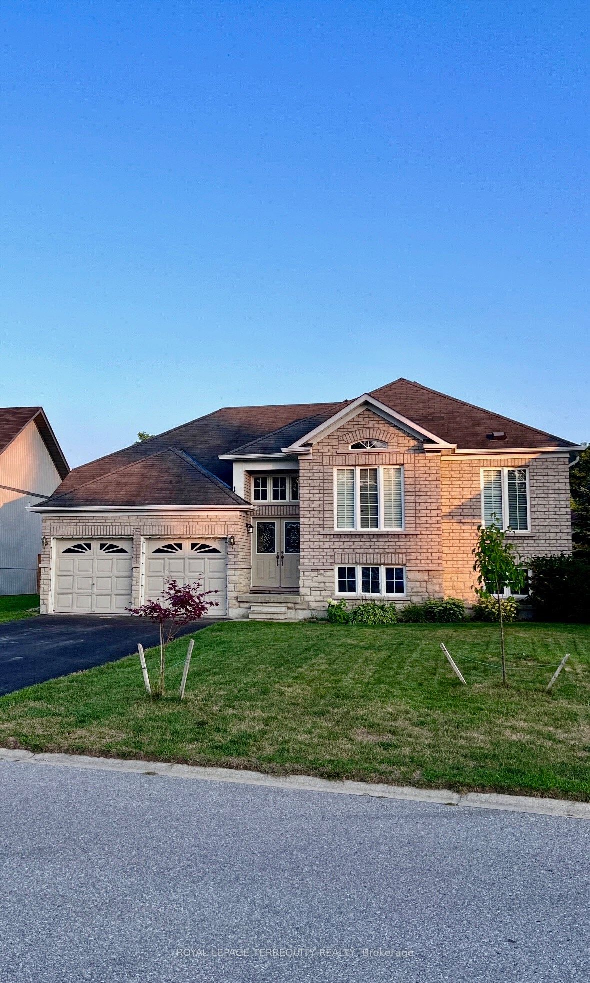 55 Regina Boulevard, Wasaga Beach, ON L9Z 1M8