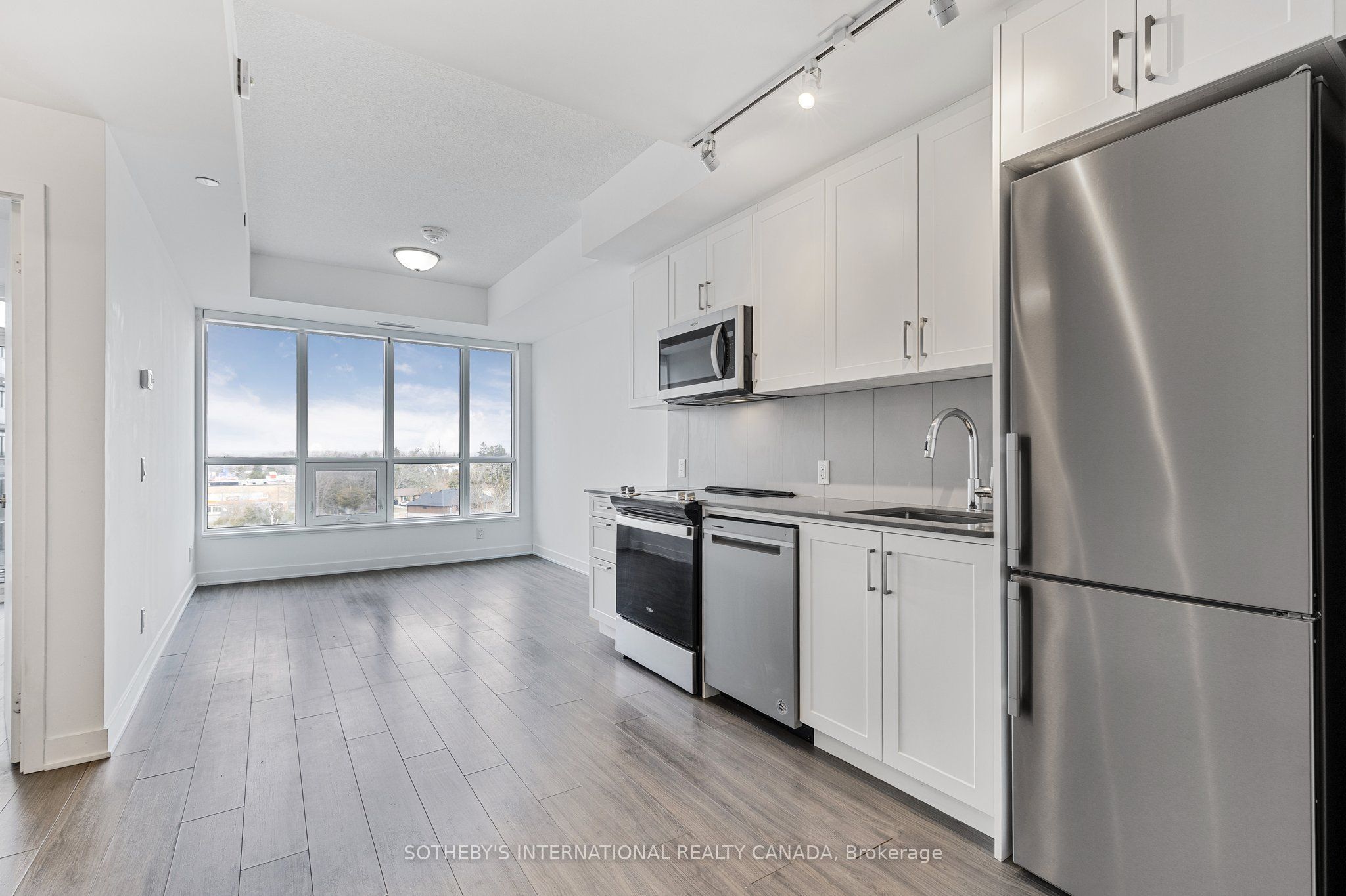 681 Yonge Street 403, Barrie, ON L9J 0K1