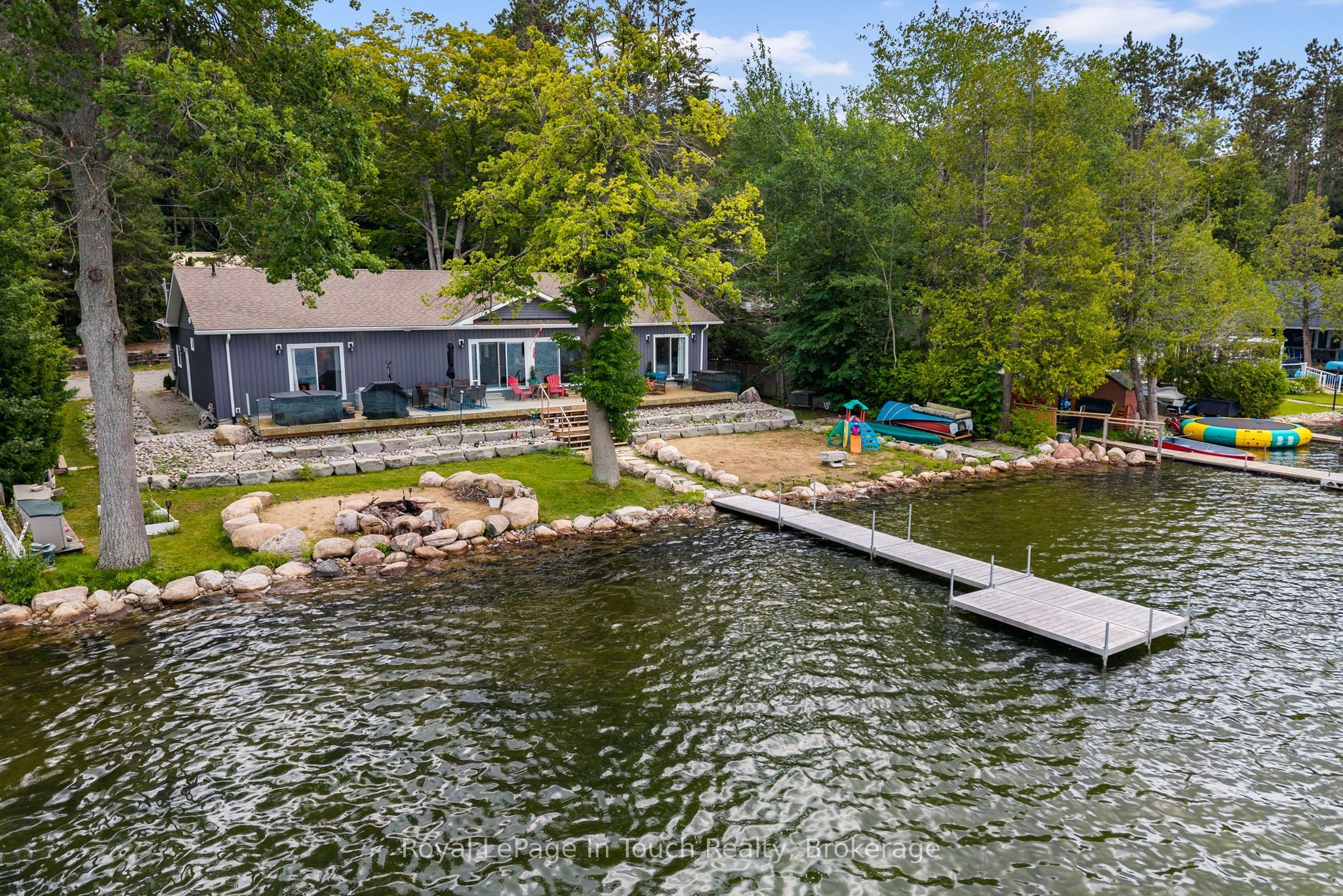 86 Andrew Drive, Tiny, ON L9M 0B4