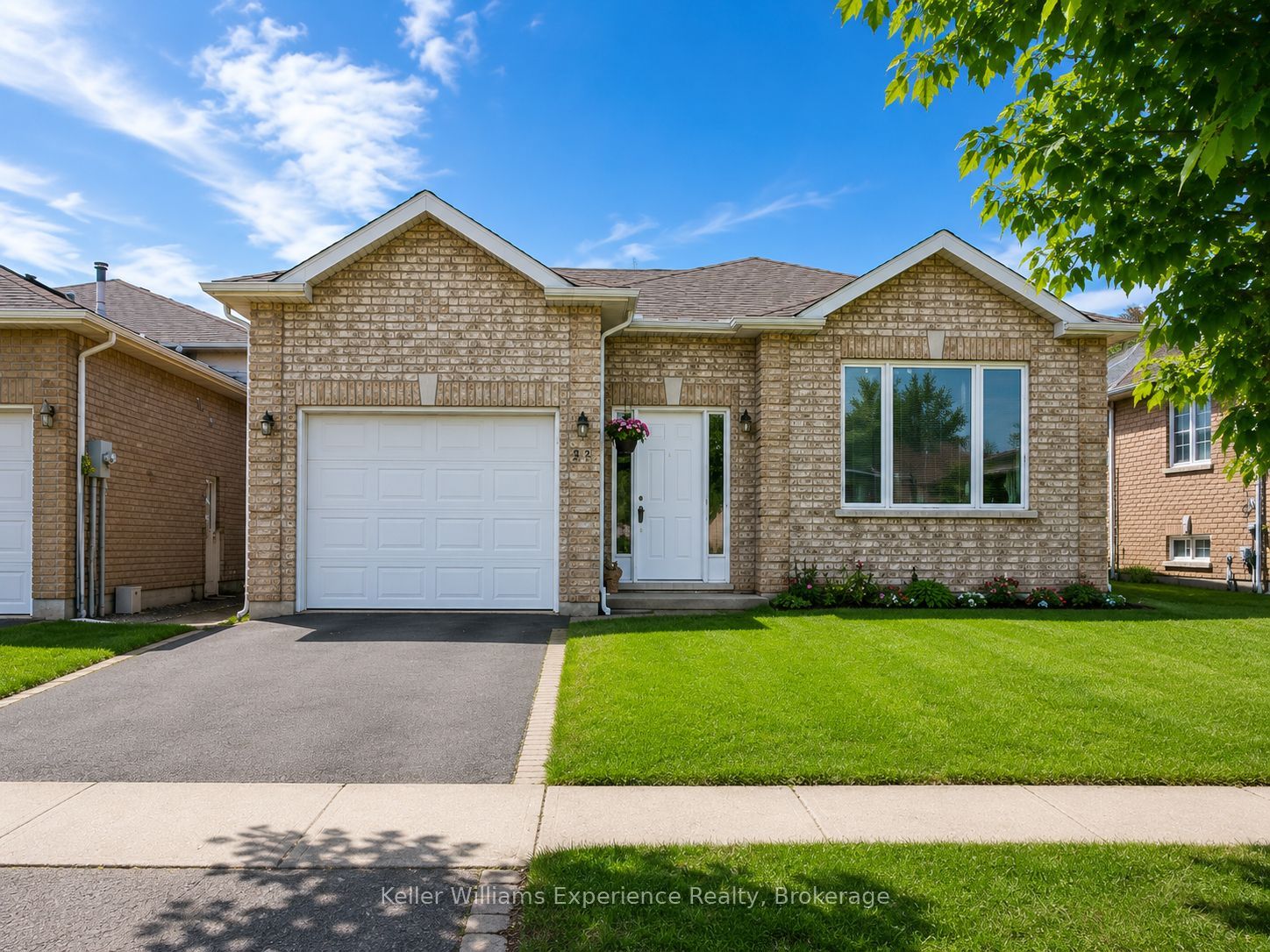 16 Nicole Marie Avenue Lower, Barrie, ON L4M 6Y8