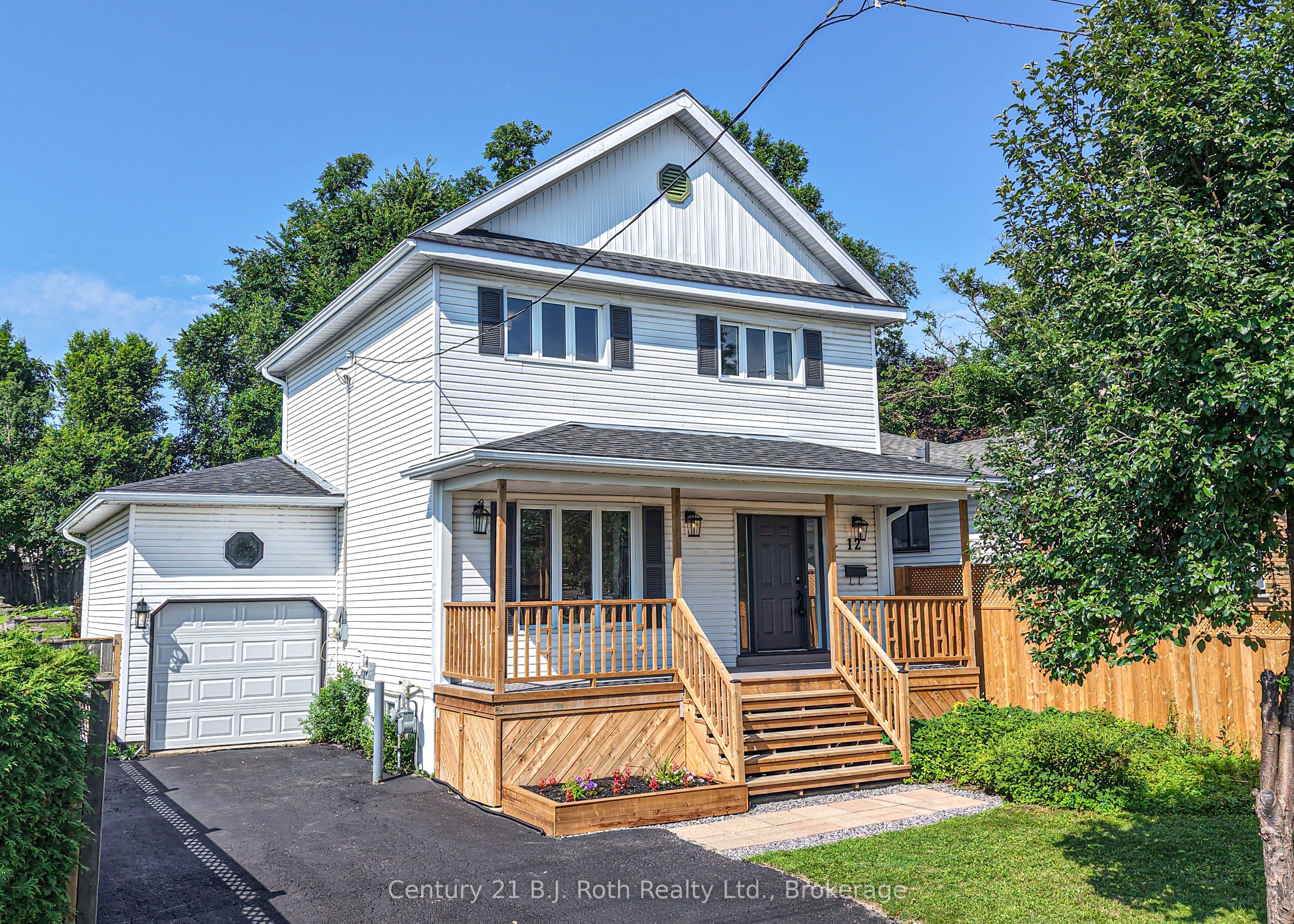 12 Clinton Street, Orillia, ON L3V 6A1
