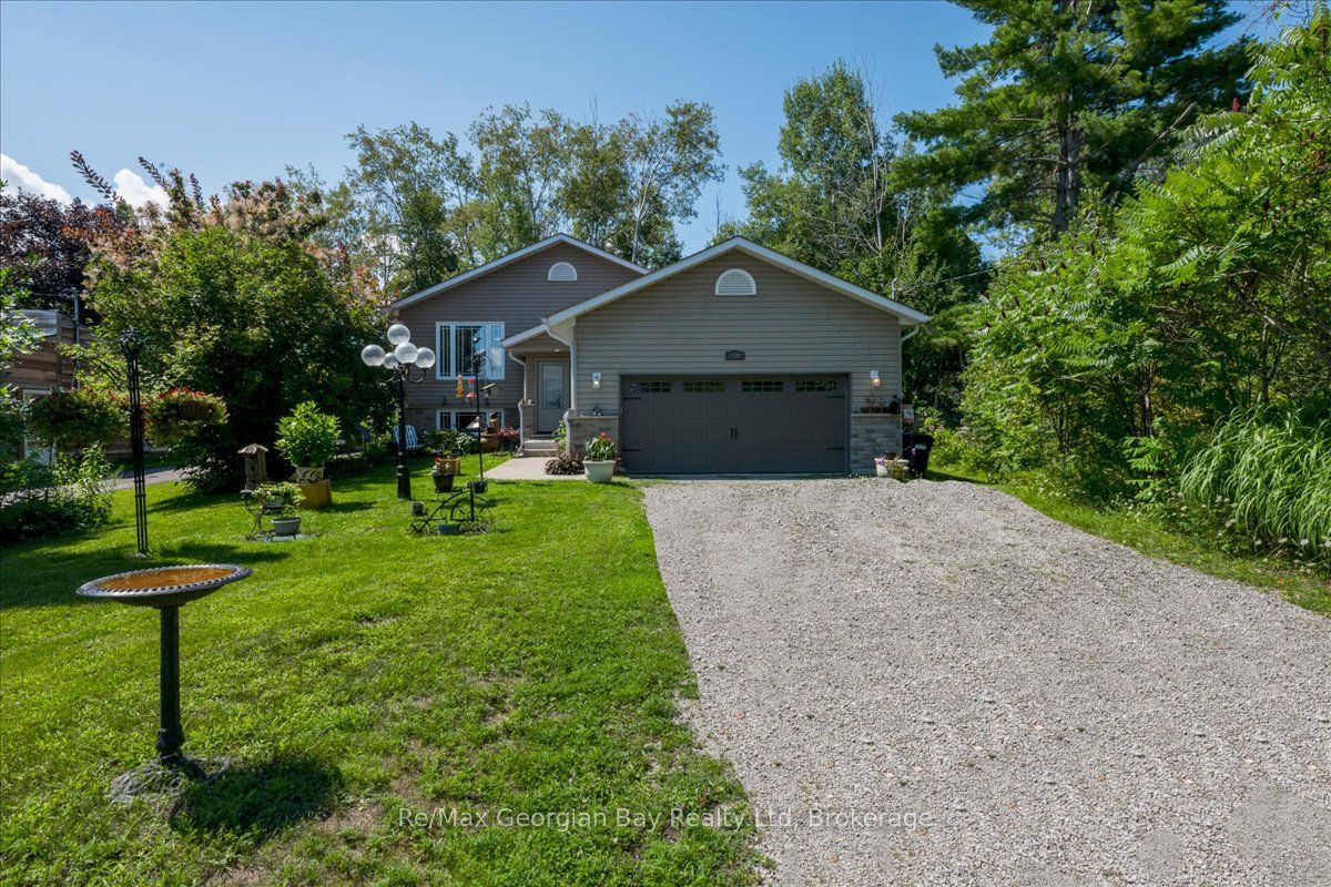 110 Maskinonge Road, Tay, ON L0K 2A0