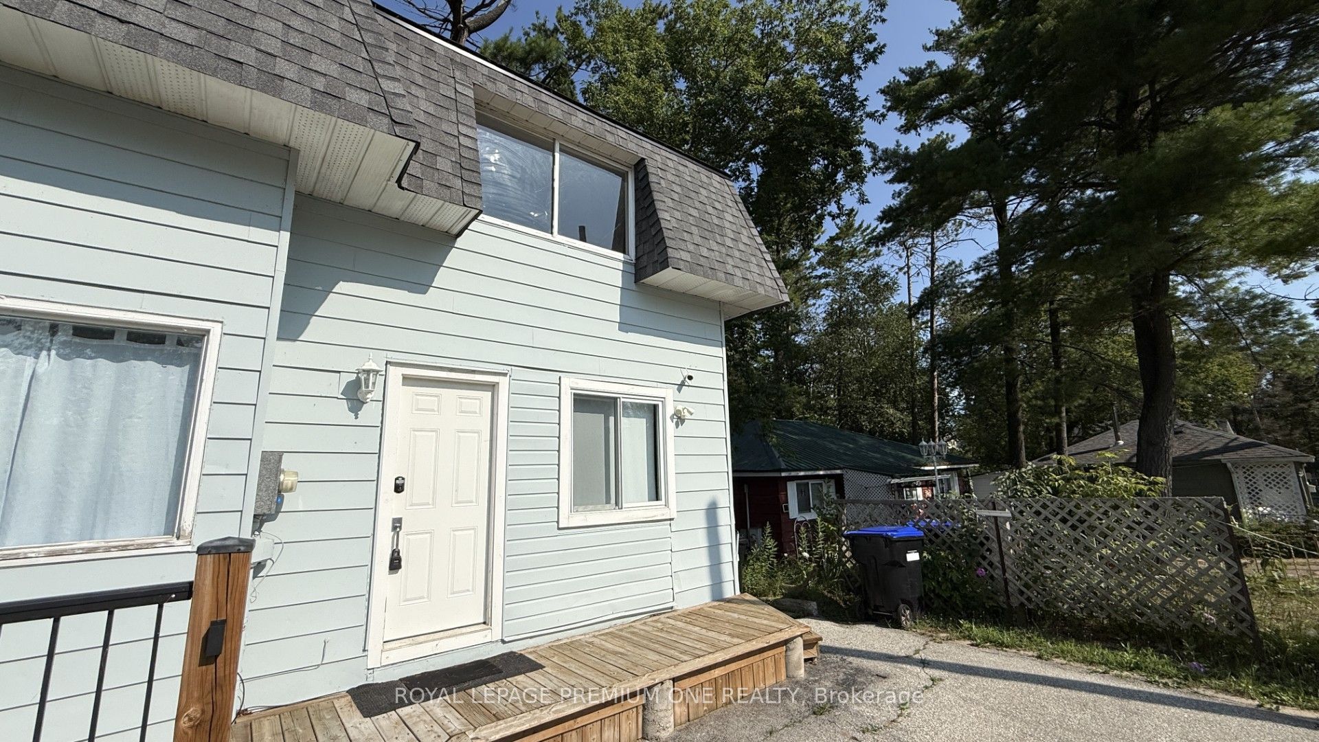 512 MOSLEY Street UNIT B, Wasaga Beach, ON L9Z 2J4 photo 2