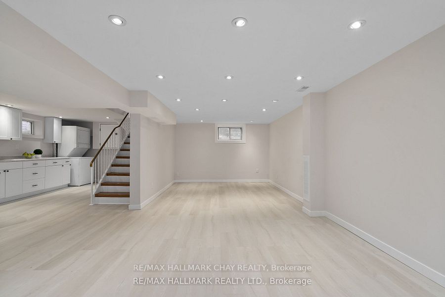 89 North Street W Basement, Orillia, ON L3V 3S7 photo 2