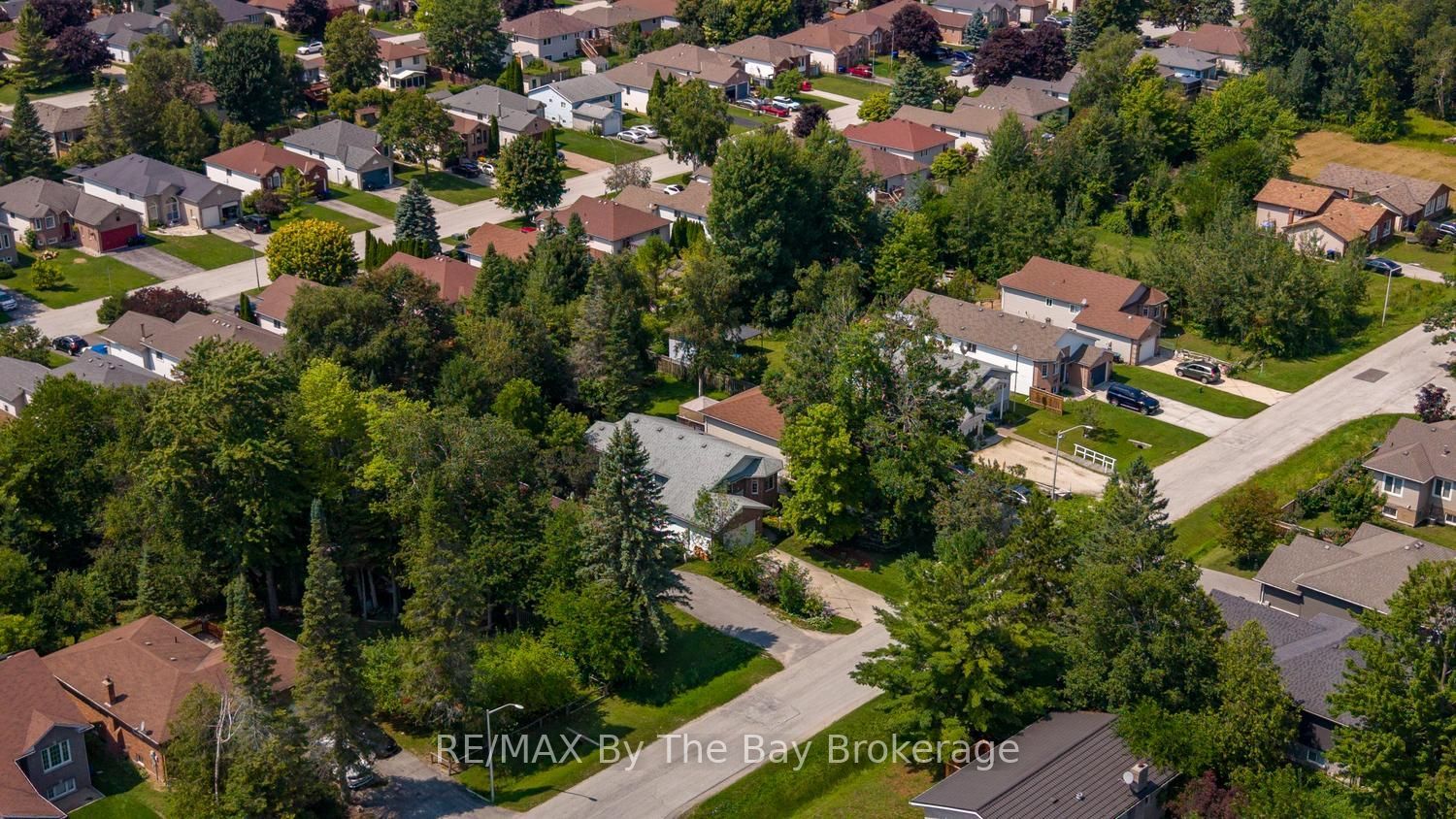 144 SMALLMAN Drive, Wasaga Beach, ON L9Z 1L3 photo 2