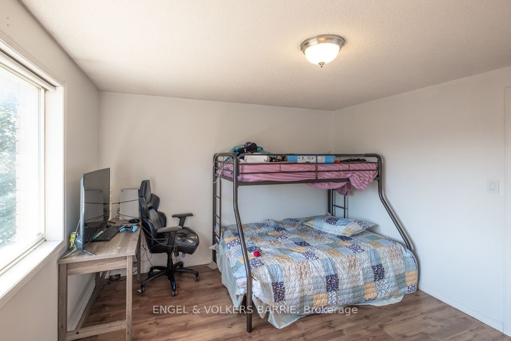 92 Lee Crescent, Barrie, ON L4N 9Z1 photo 4