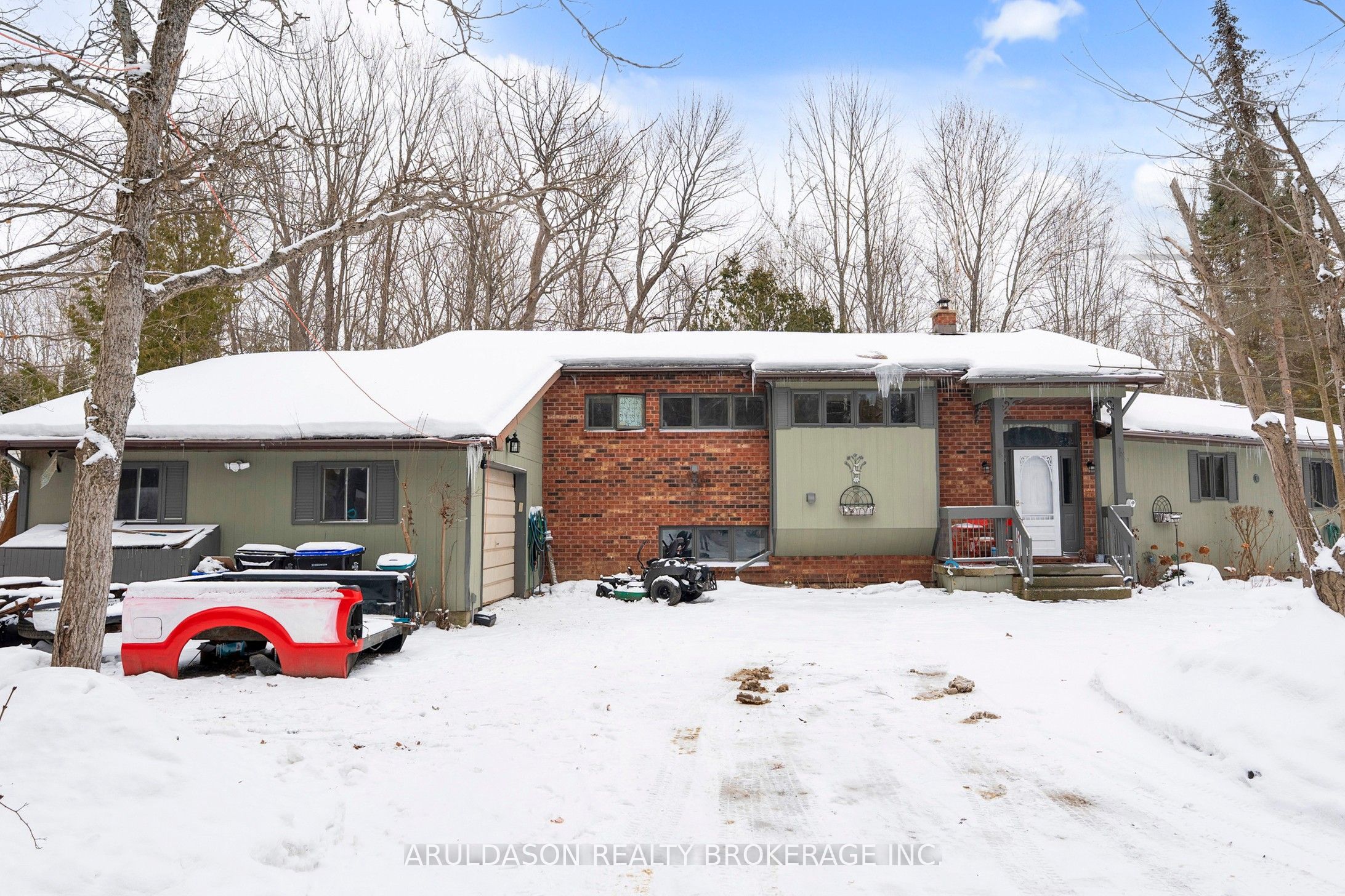 1208 Birchcliffe Crescent, Severn, ON L3V 6H4