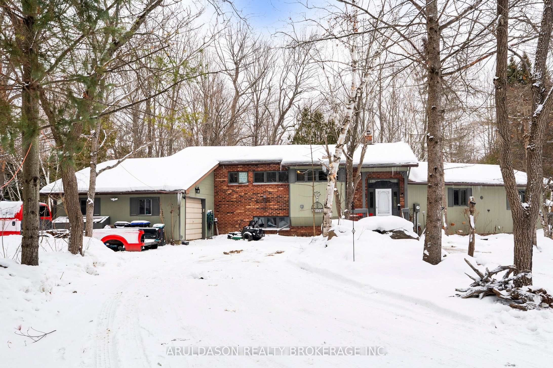 1208 Birchcliffe Crescent, Severn, ON L3V 6H4 photo 2