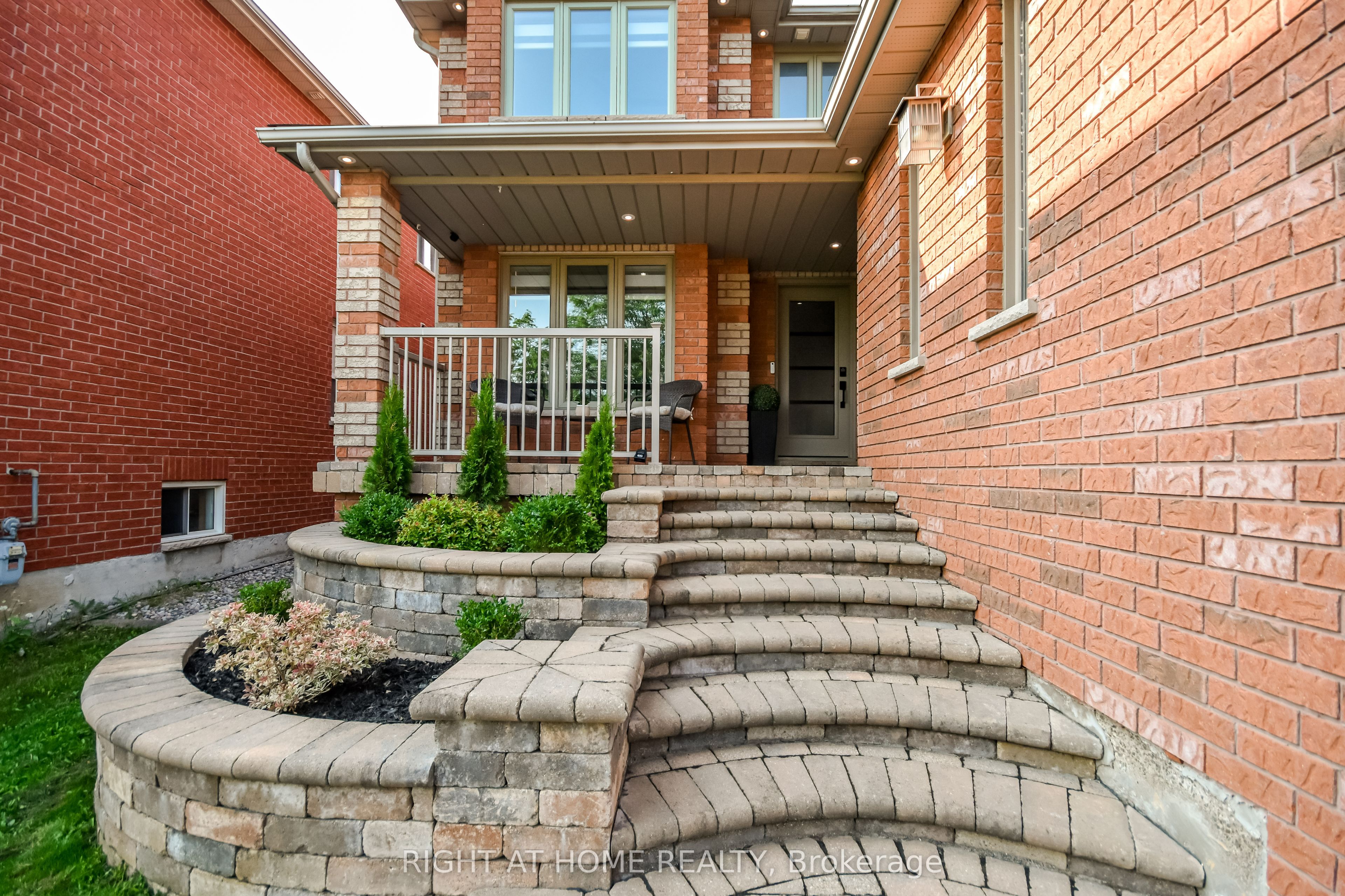 112 Birchwood Drive, Barrie, ON L4M 6X4 photo 2