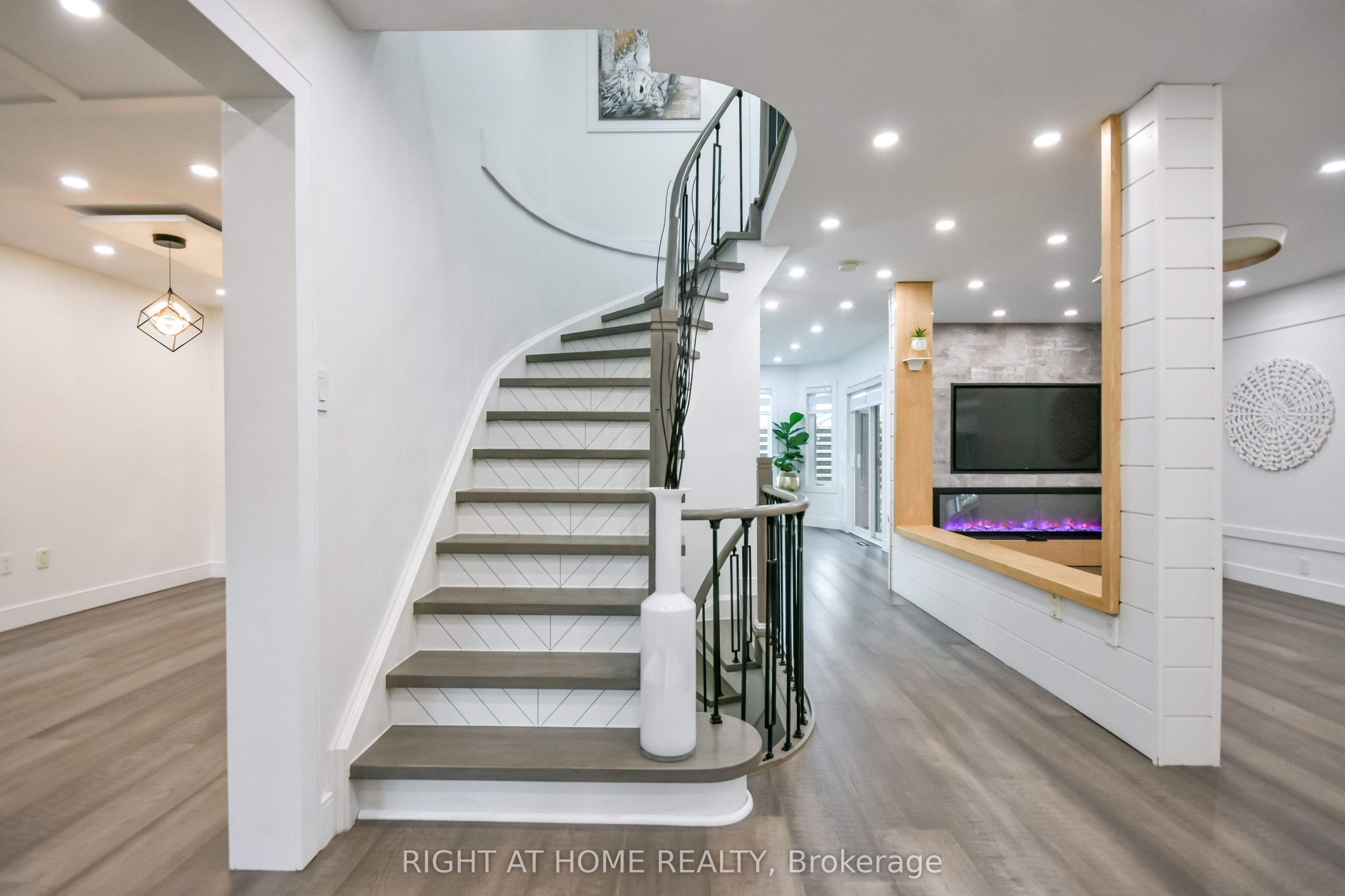 112 Birchwood Drive, Barrie, ON L4M 6X4 photo 5