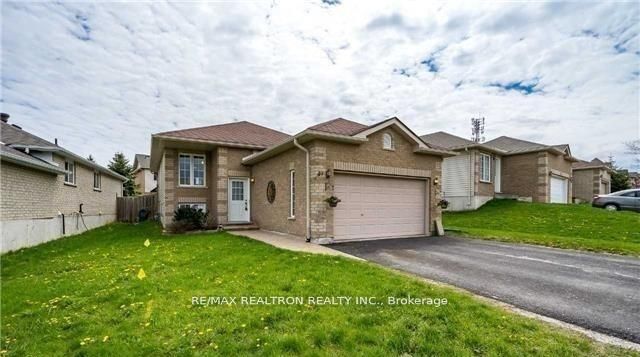 49 Hanmer Street E Bsmnt, Barrie, ON L4M 6V3