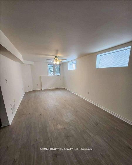 49 Hanmer Street E Bsmnt, Barrie, ON L4M 6V3 photo 4