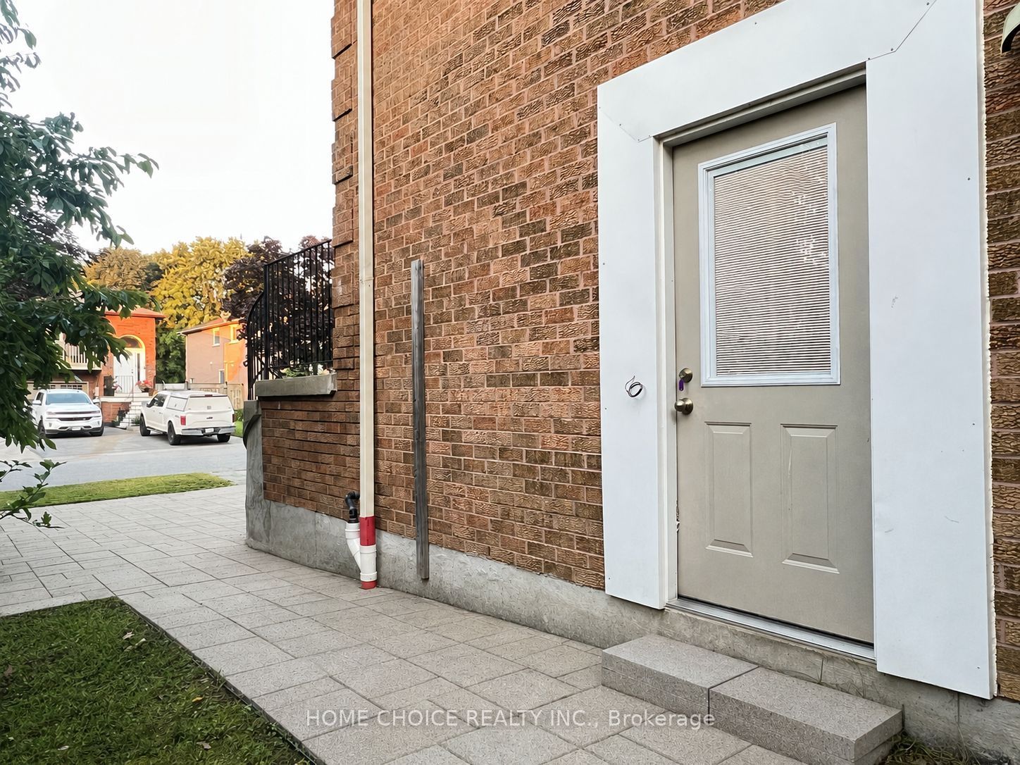 30 Porritt Street Unit 1 (First Floor), Barrie, ON L4N 6Y3 photo 2