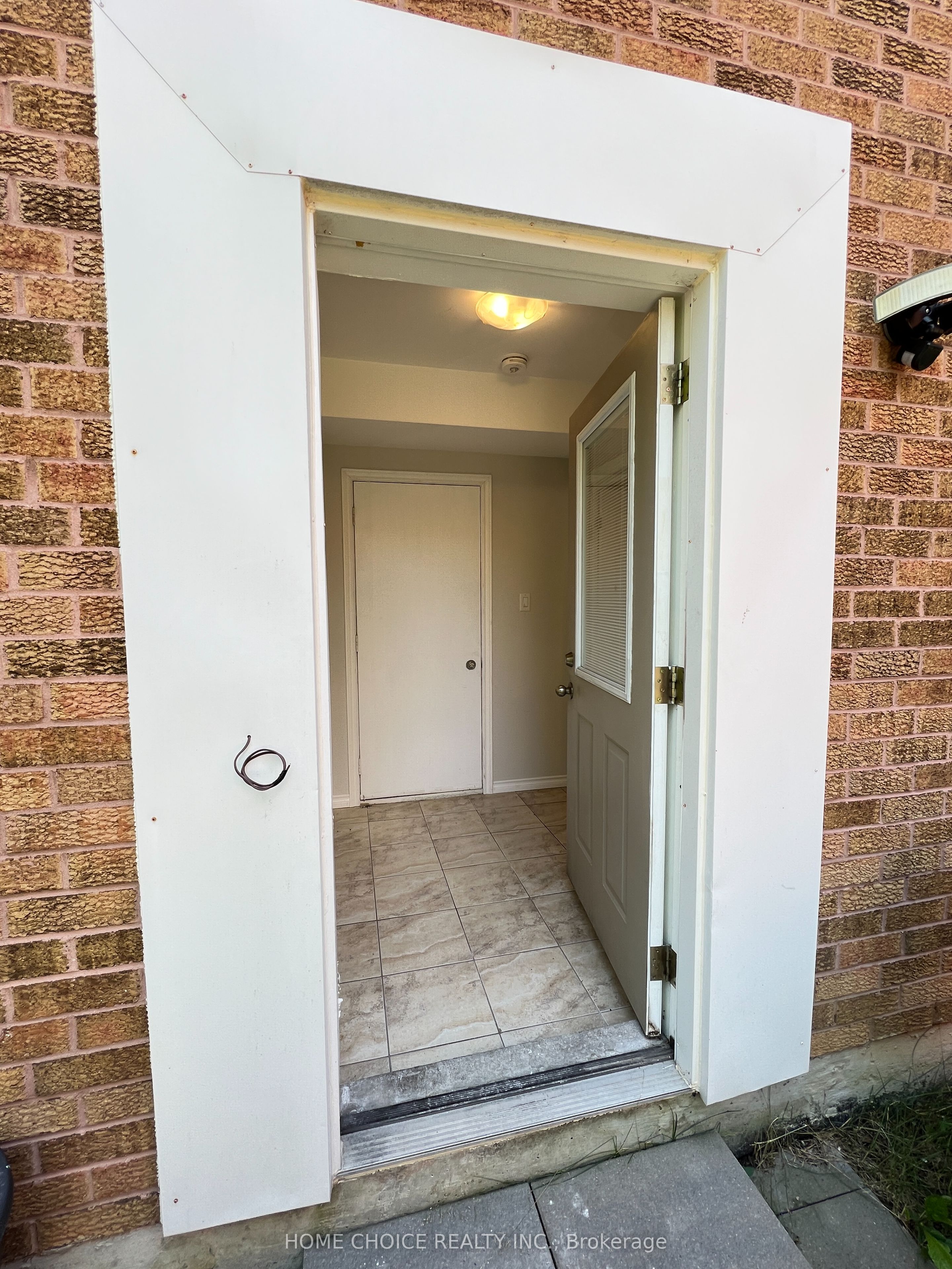 30 Porritt Street Unit 1 (First Floor), Barrie, ON L4N 6Y3 photo 3