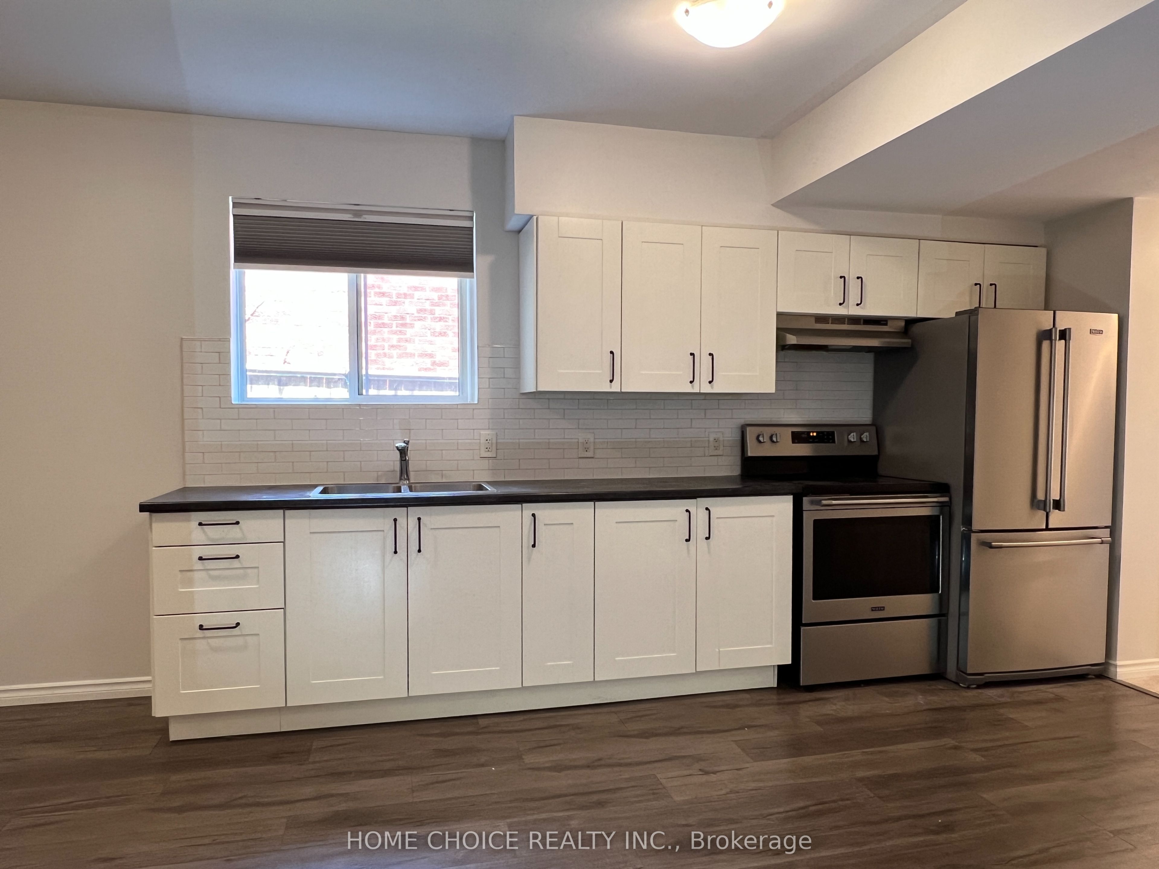 30 Porritt Street Unit 1 (First Floor), Barrie, ON L4N 6Y3 photo 5