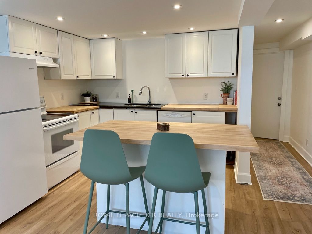 18 Watts Crescent, Collingwood, ON L9Y 4A5 photo 3