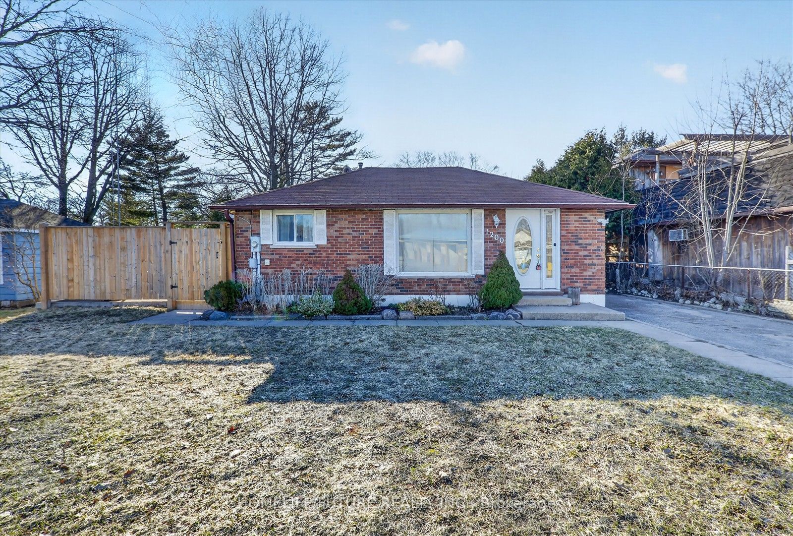 1200 Mosley Street, Wasaga Beach, ON L9Z 2E7 photo 3