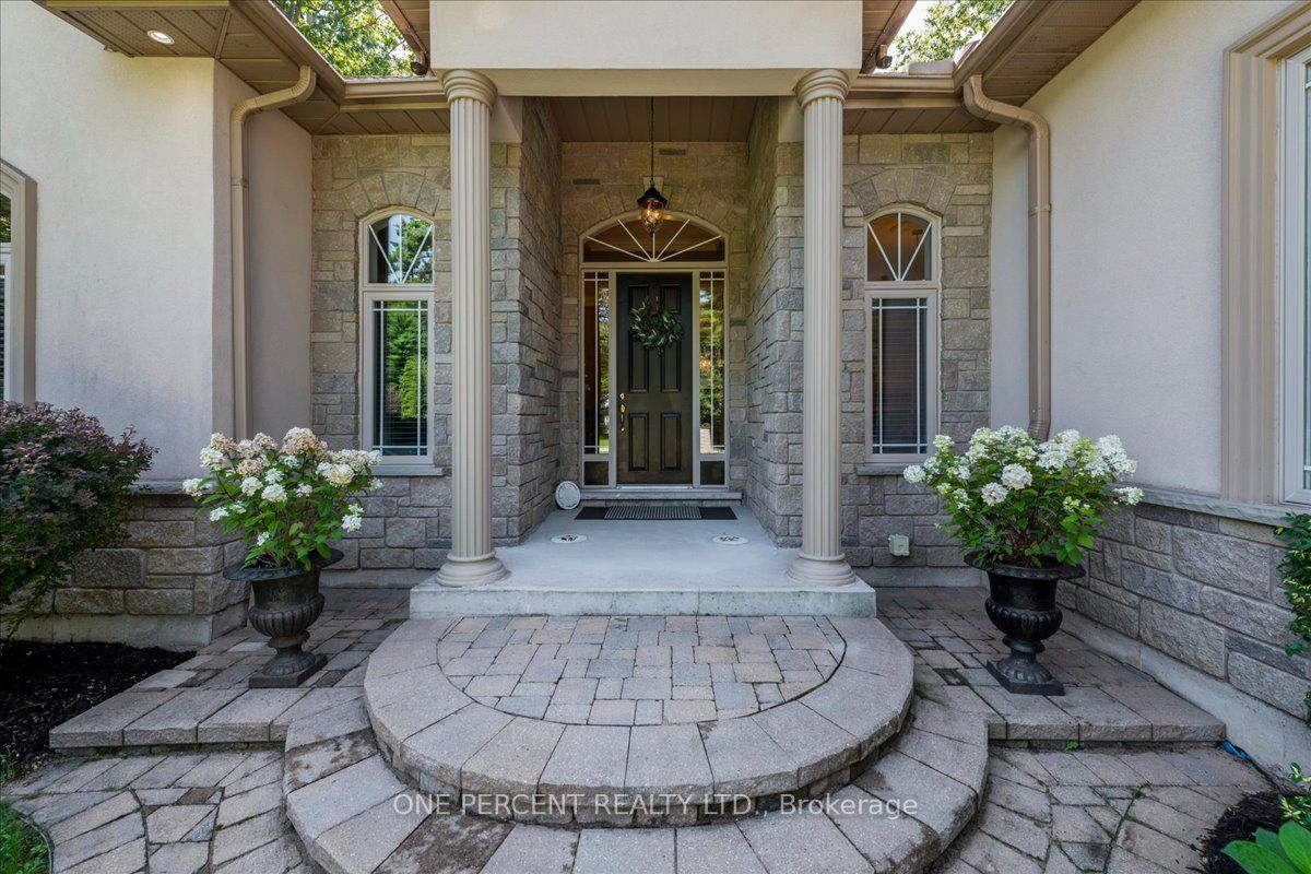 9 Laddie Lane, Springwater, ON L9X 0C3 photo 2