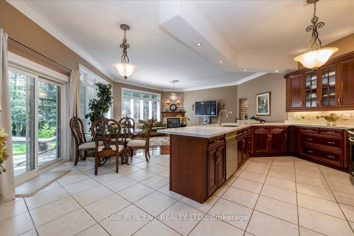 9 Laddie Lane, Springwater, ON L9X 0C3 photo 4