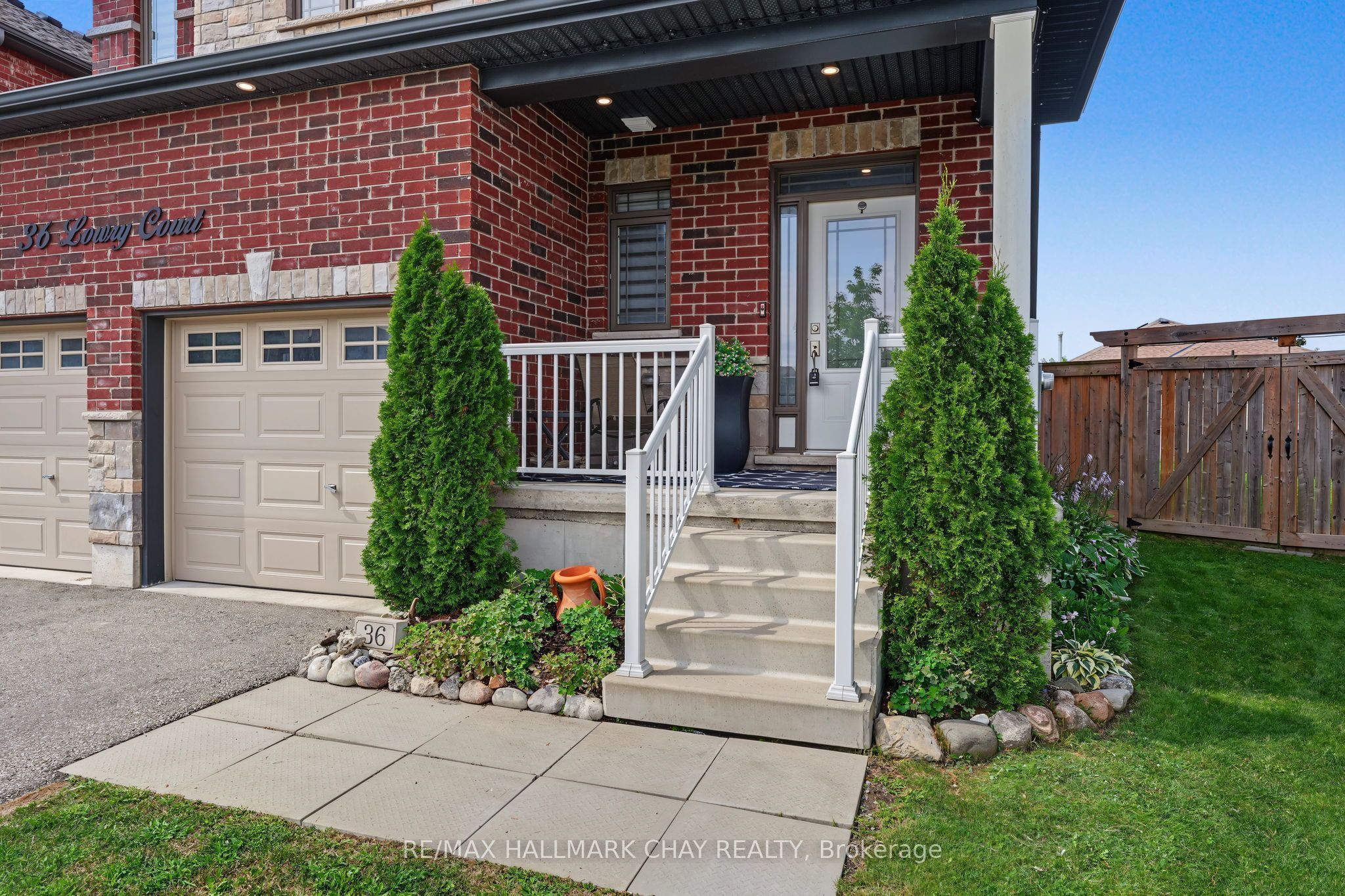 36 Lowry Court, Barrie, ON L4N 7N3 photo 3