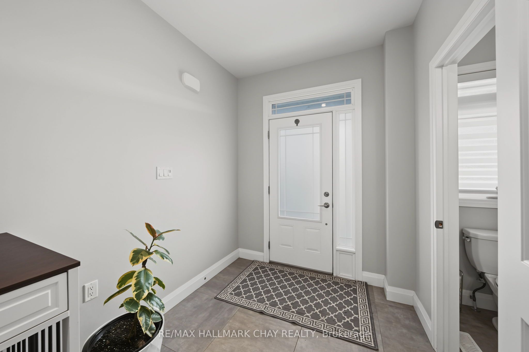 36 Lowry Court, Barrie, ON L4N 7N3 photo 4