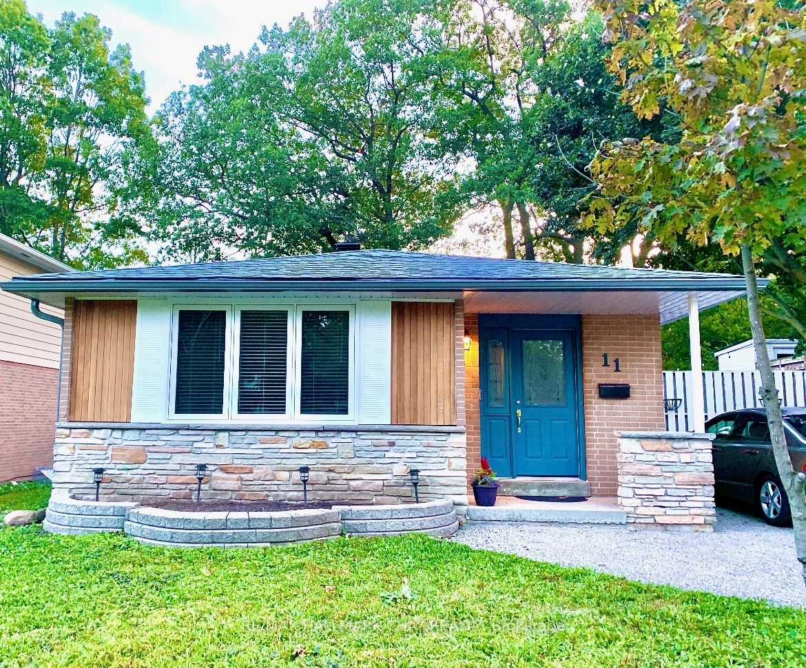 11 Daphne Crescent LOWER, Barrie, ON L4M 2Y7