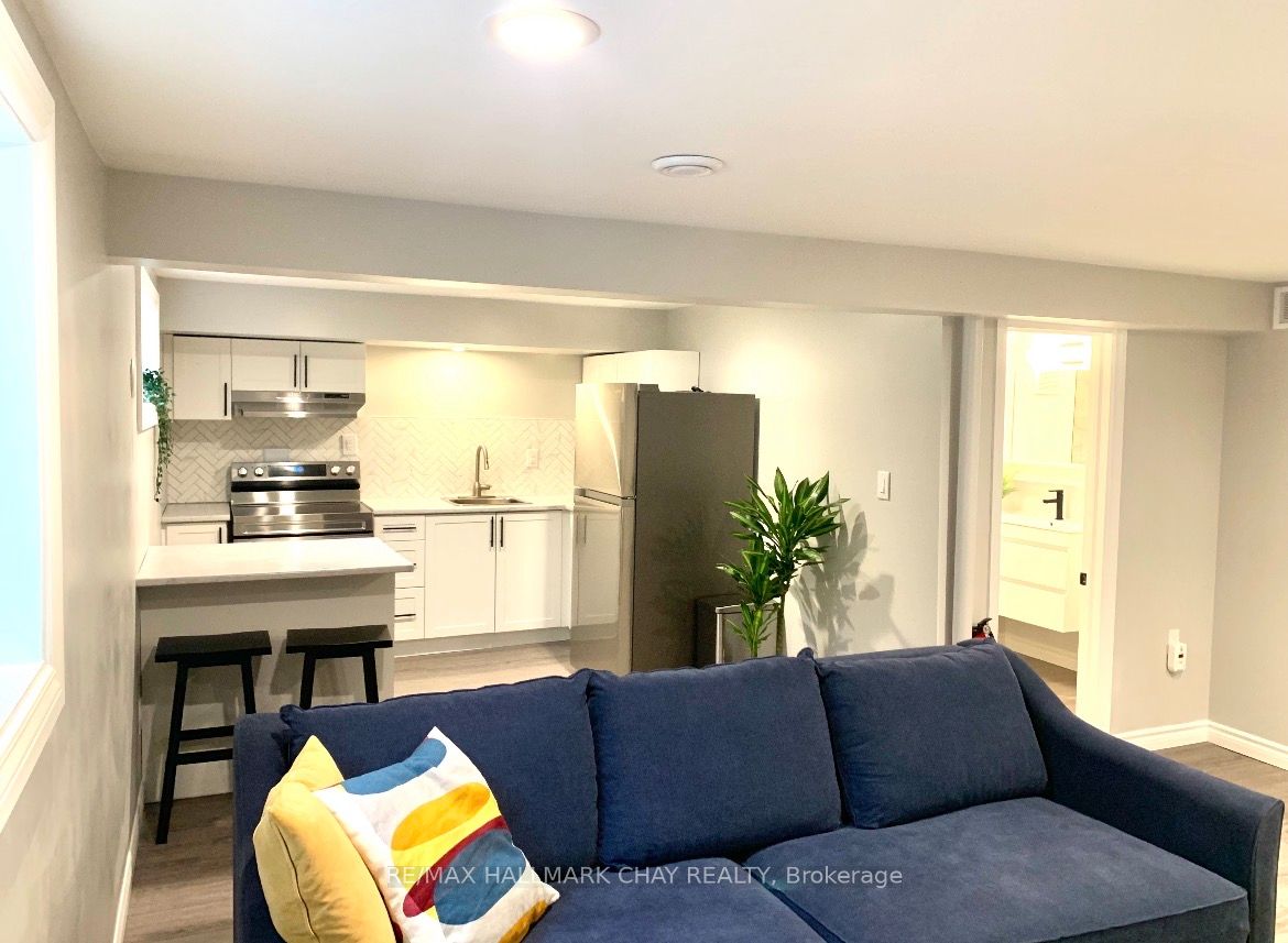 11 Daphne Crescent LOWER, Barrie, ON L4M 2Y7 photo 2
