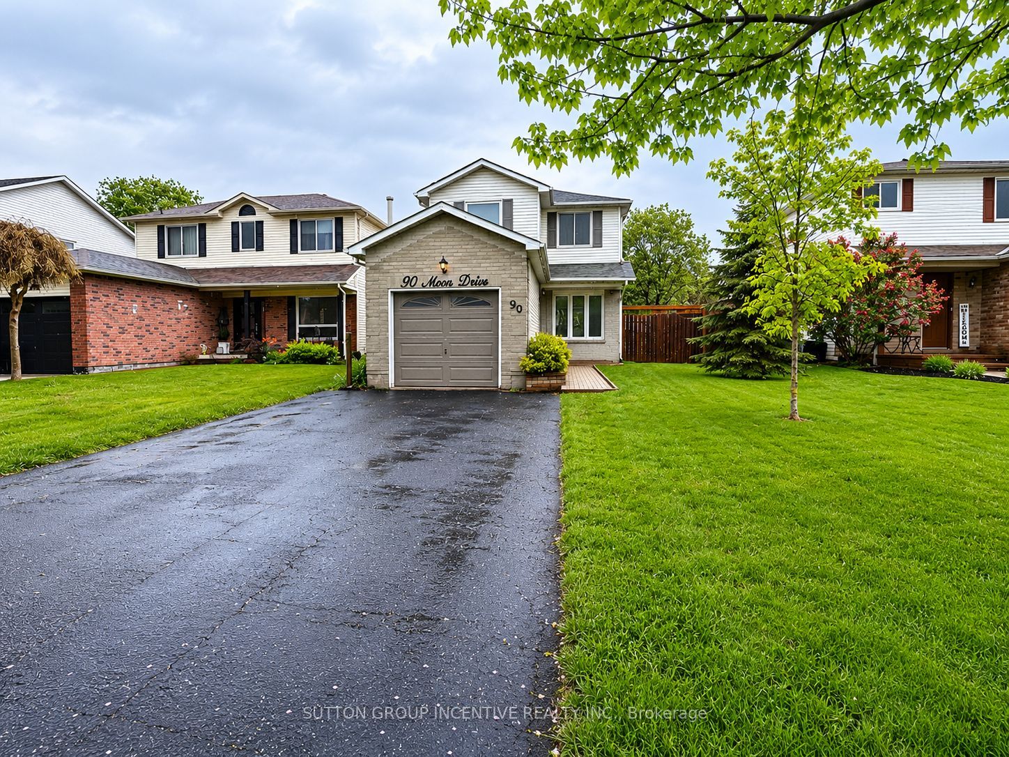 90 Moon Drive, Barrie, ON L4N 7G9