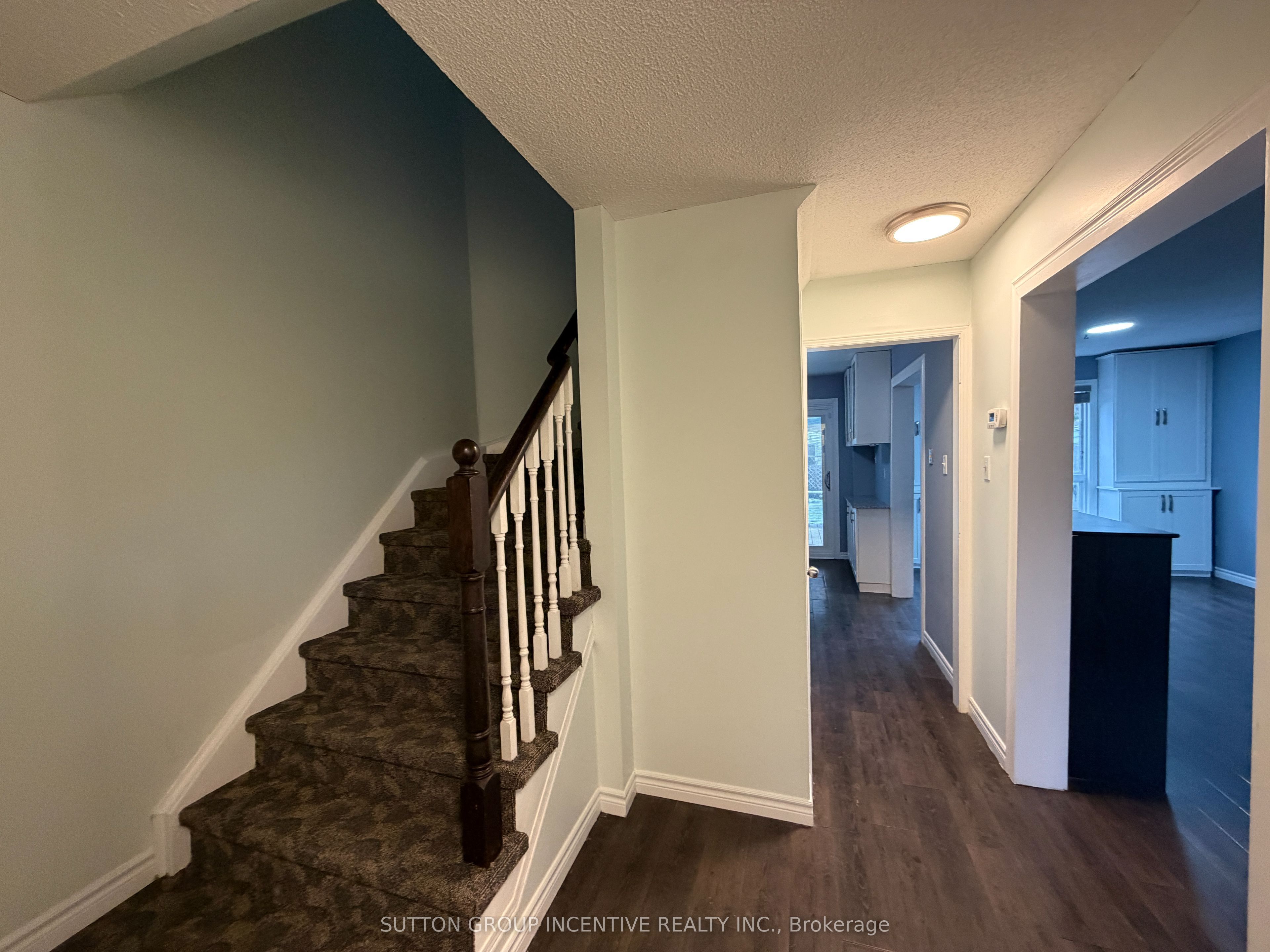 90 Moon Drive, Barrie, ON L4N 7G9 photo 3