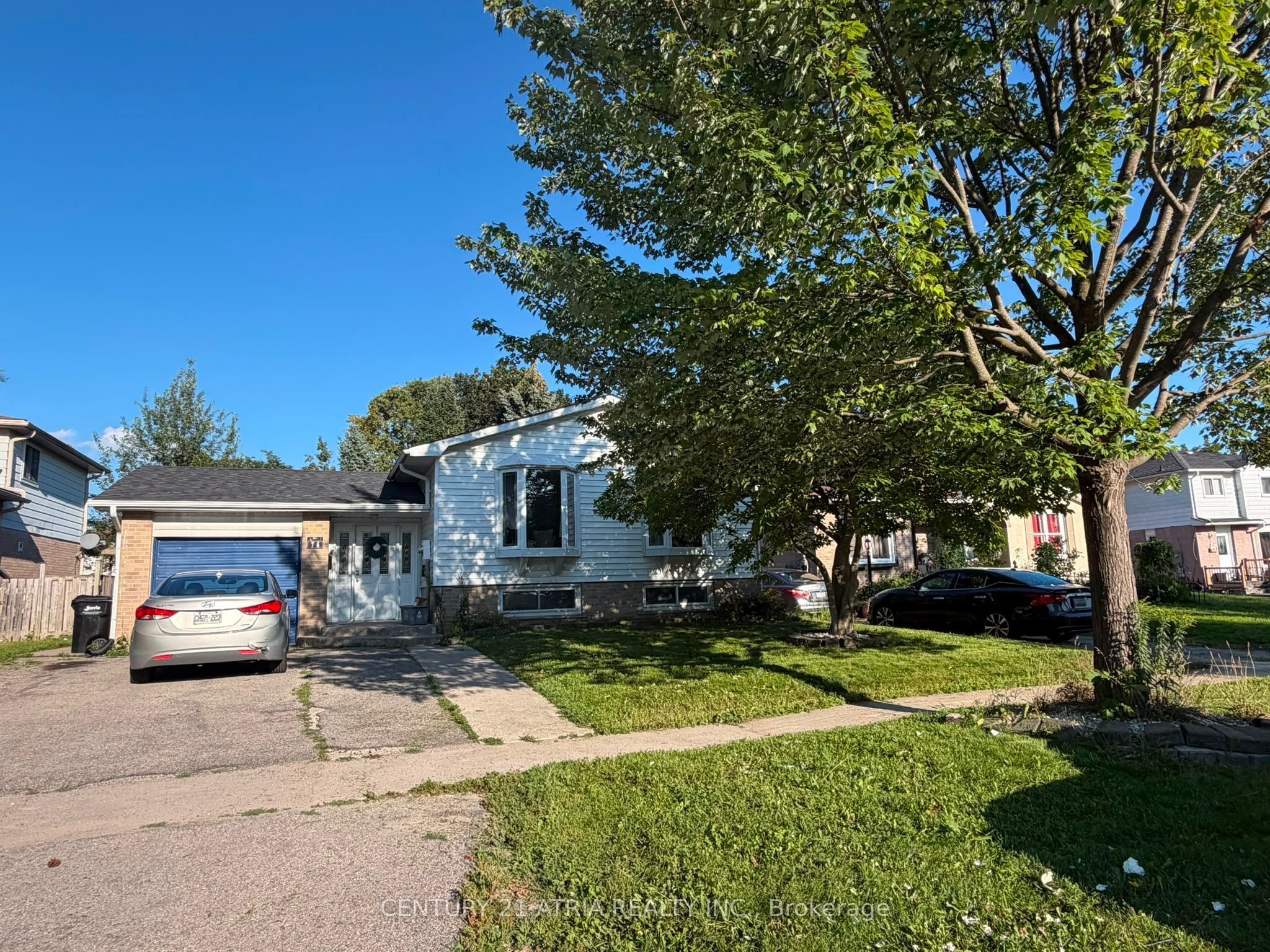 76 Bernick Drive Lower, Barrie, ON L4M 2V6