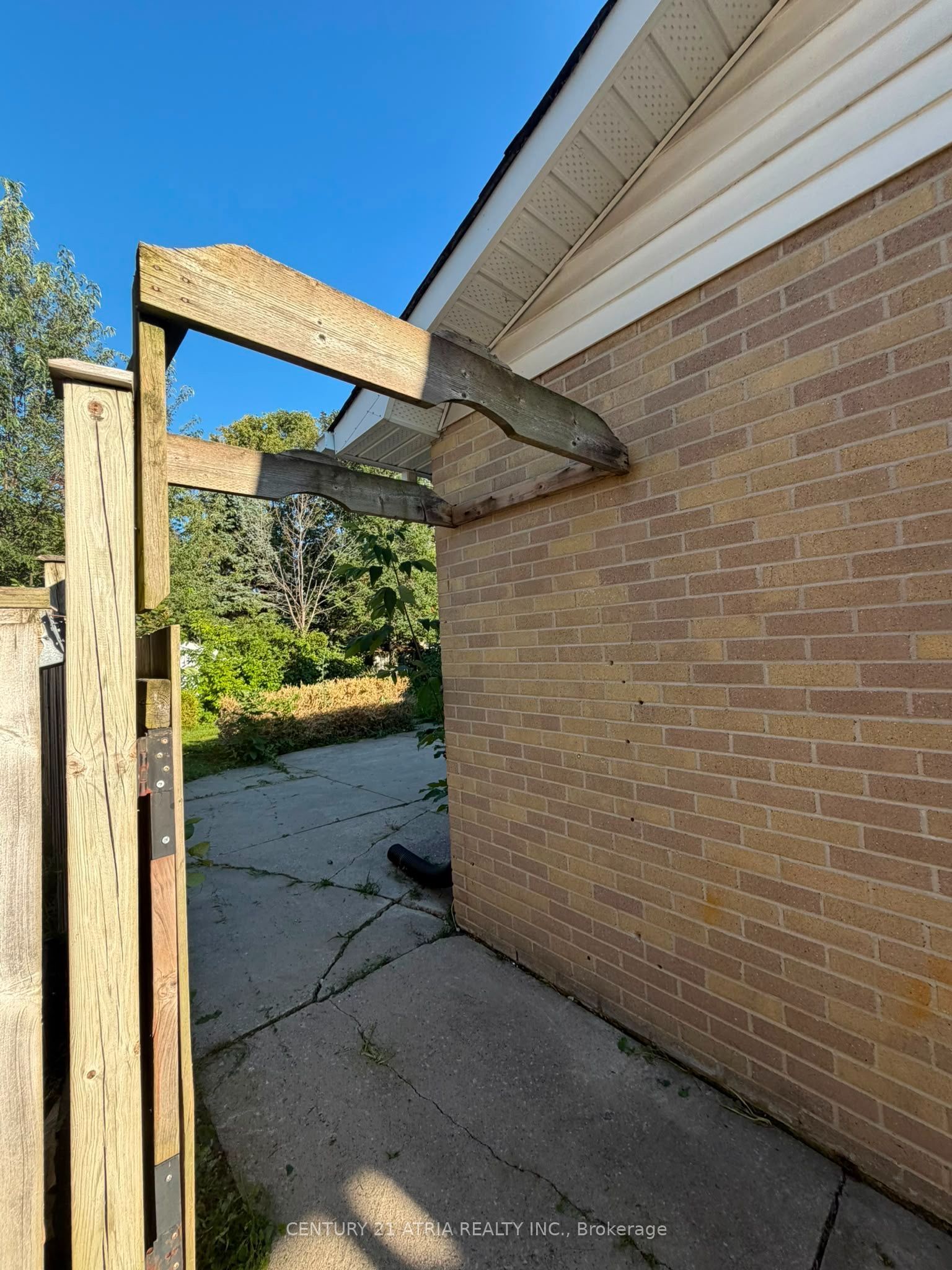 76 Bernick Drive Lower, Barrie, ON L4M 2V6 photo 2