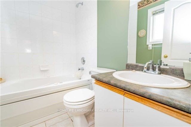 10 Marjoy Avenue Main, Barrie, ON L4M 6N6 photo 3