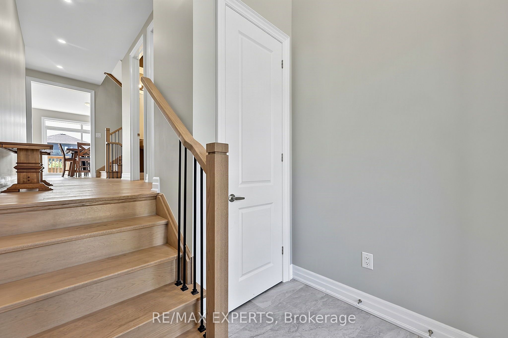 222 Mapleside Drive, Wasaga Beach, ON L9Z 0L4 photo 4